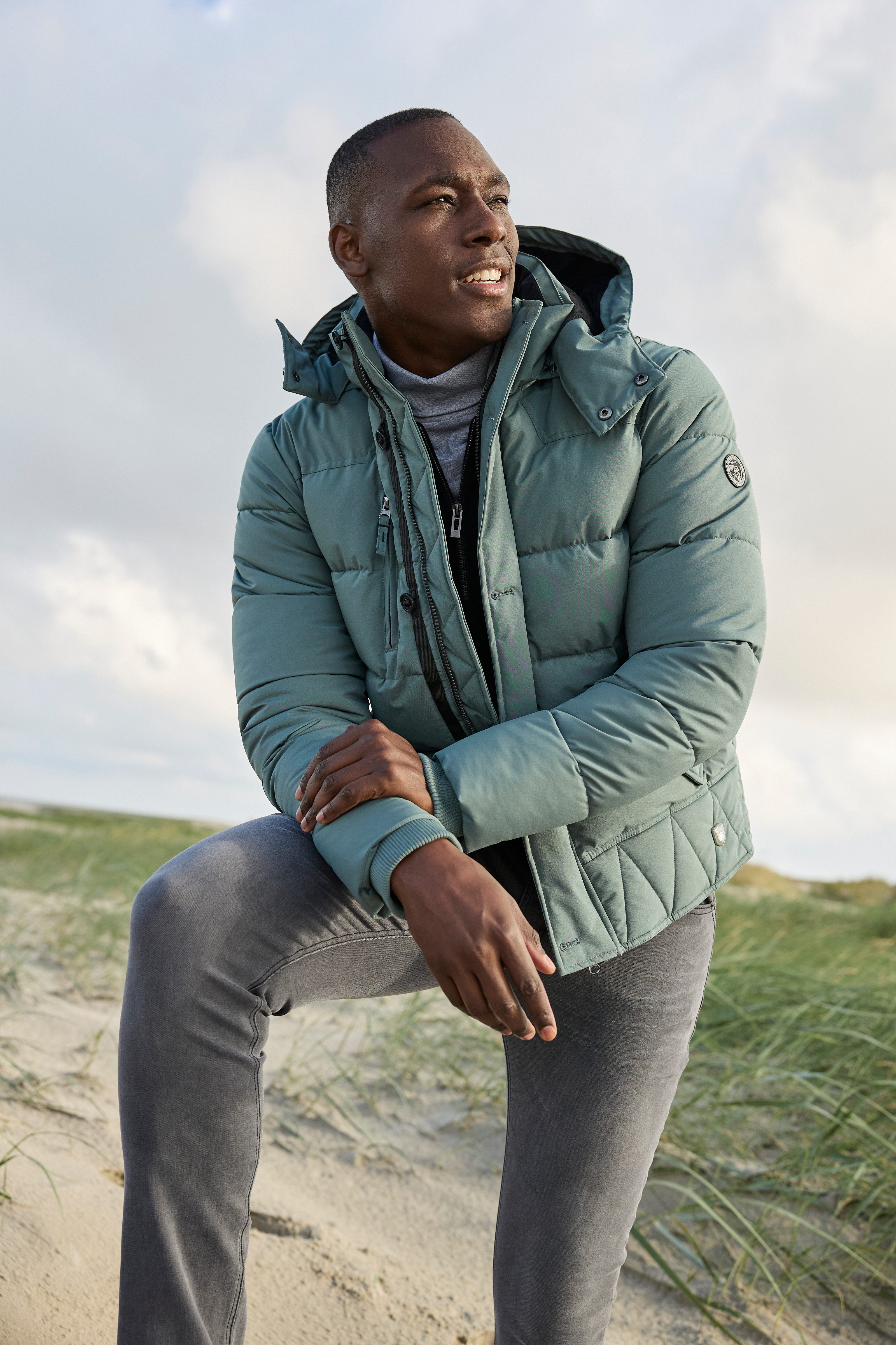 Bruno Banani Steppjacke Winterjacke mit Fellimitat und abnehmbarer Kapuze günstig online kaufen