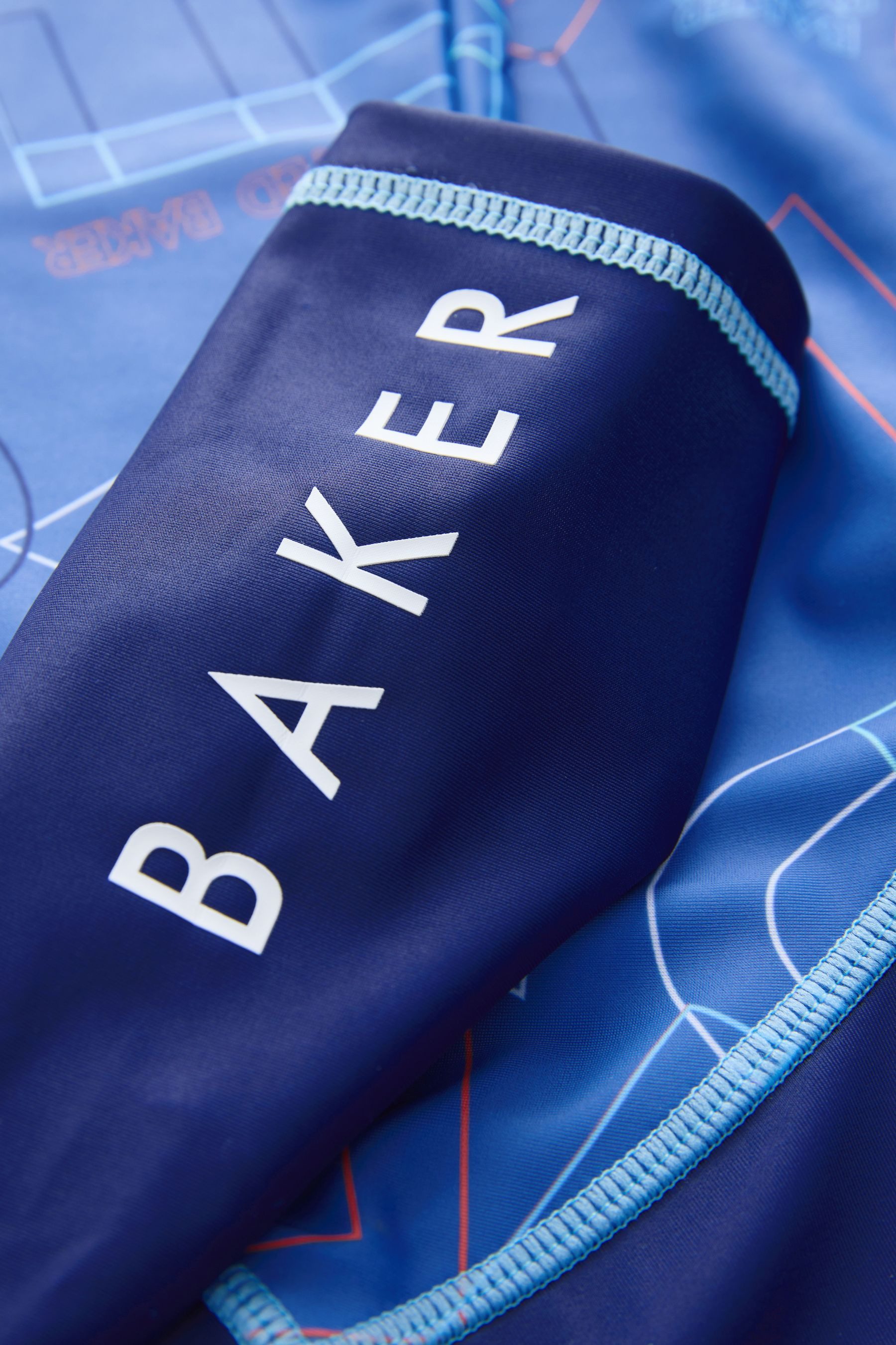 Baker by Ted Baker Badeanzug Baker by Ted Baker einteiliger Badeanzug + Mütze (2-St)