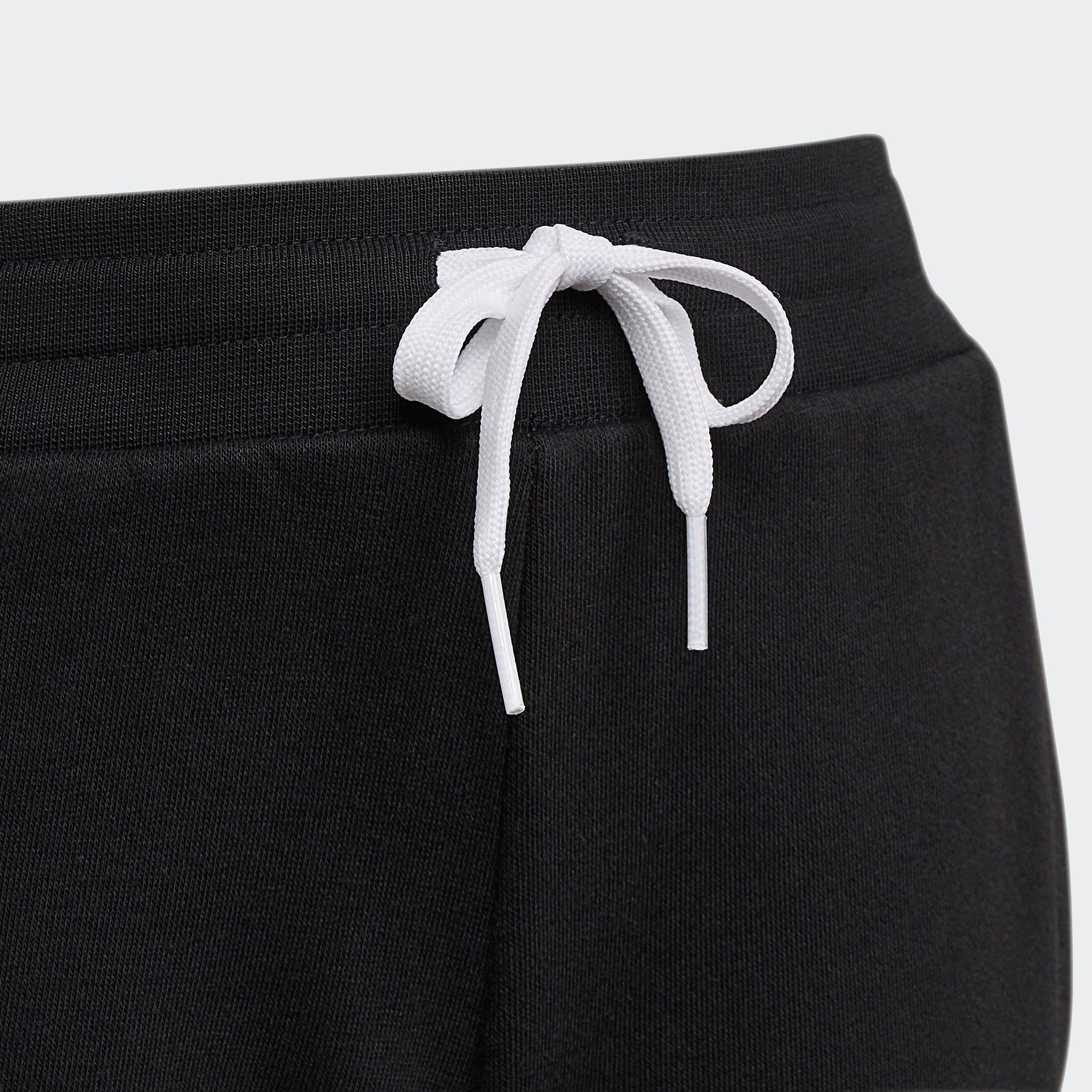 adidas Originals Trainingsanzug Black SHORTS White (2-tlg) UND / ADICOLOR SET