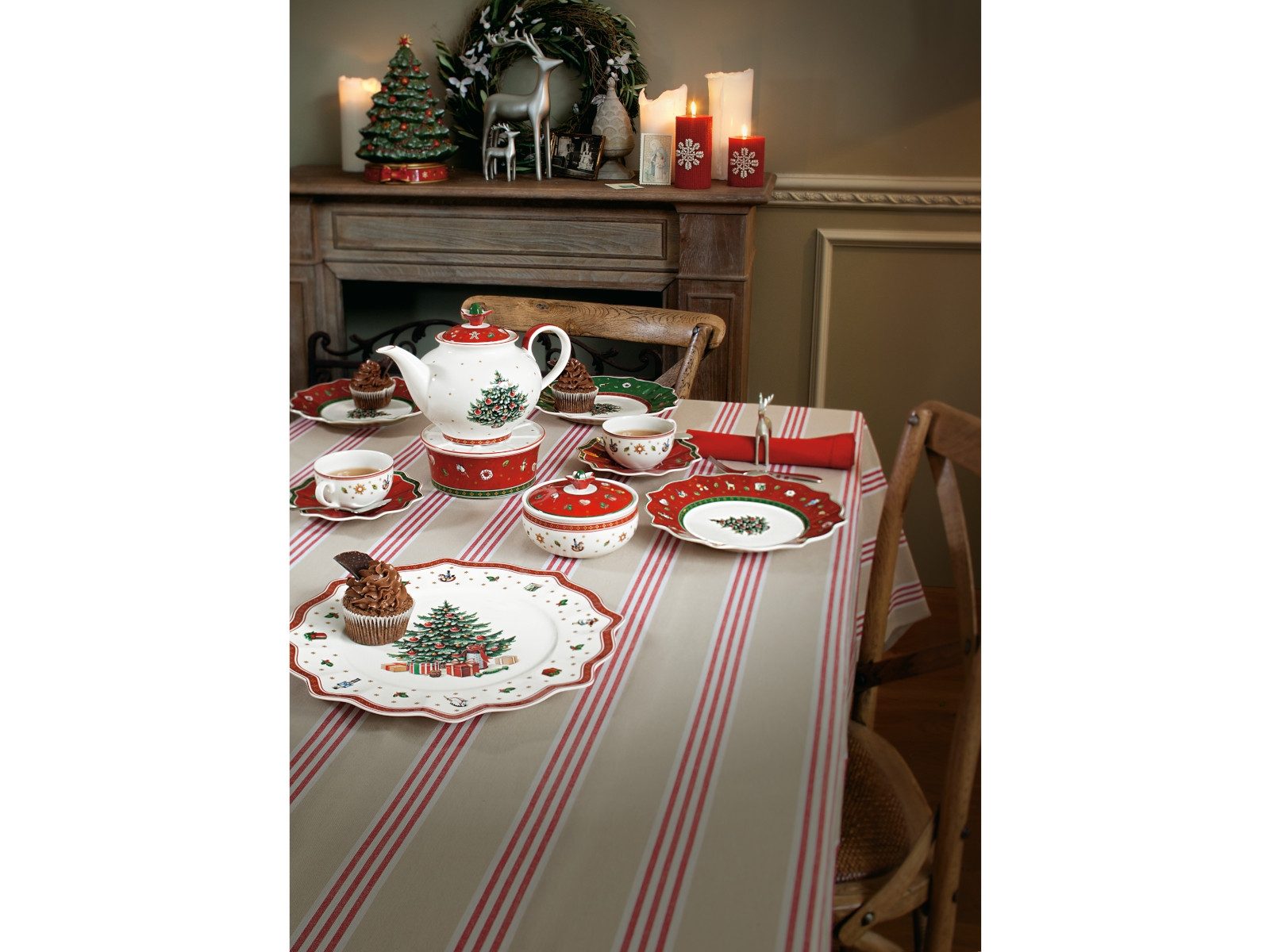 Villeroy & Boch Weihnachtsfigur Toy's Delight Weihnachtsbaum m. Spieluhr 33 günstig online kaufen