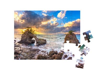 puzzleYOU Puzzle Japan: Hatago-Iwa-Felsen bei Sonnenuntergang, 48 Puzzleteile, puzzleYOU-Kollektionen Natur, Aus aller Welt