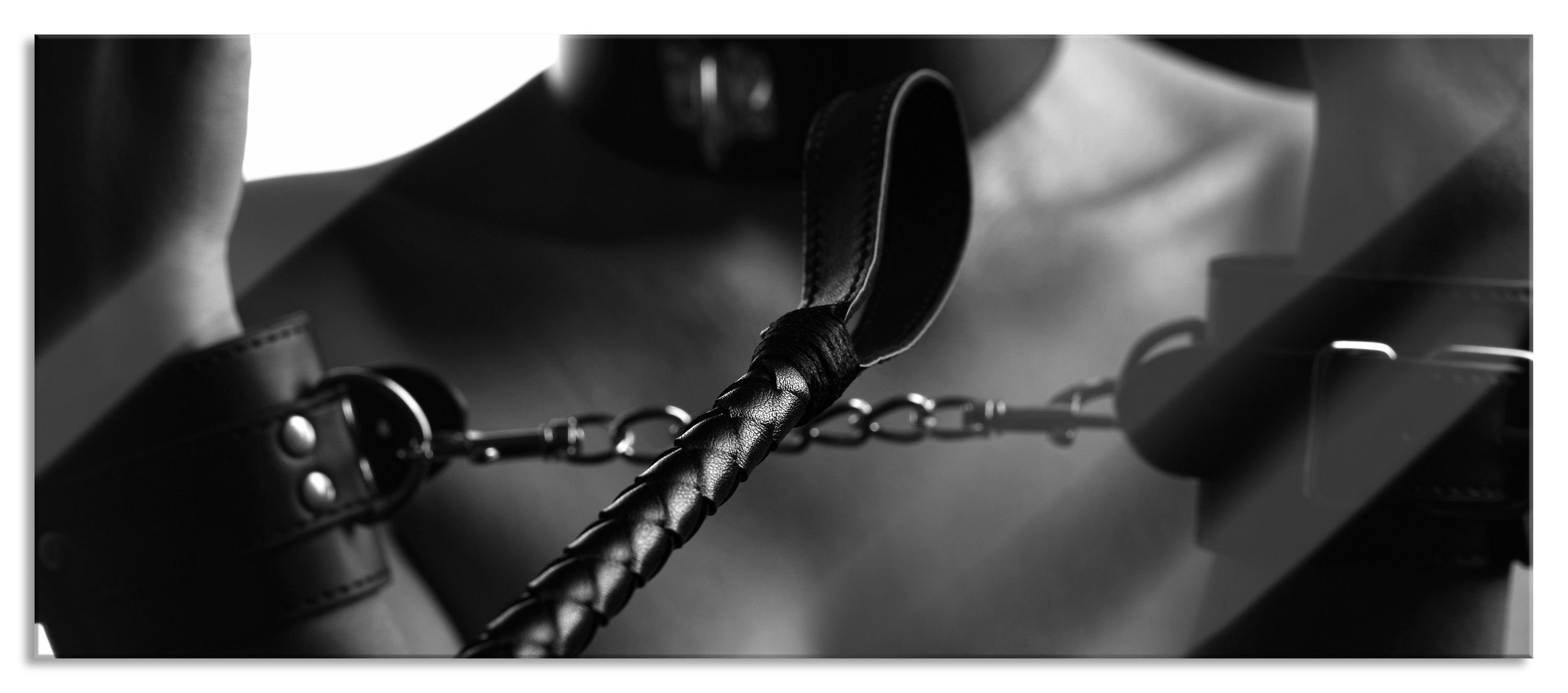 Glasbild Frau in Handschellen Kunst B&W