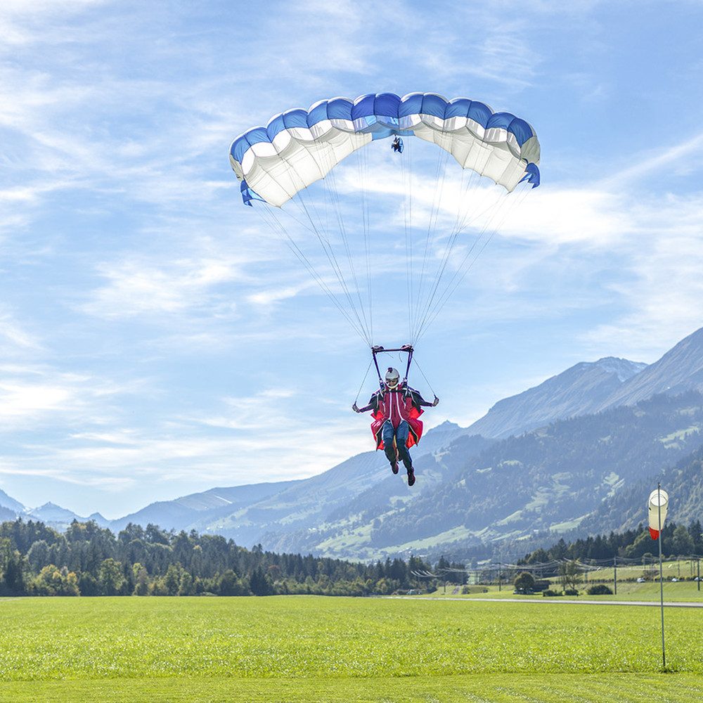 mydays Erlebnisgutschein Gleitschirm Tandemflug Gaschurn, Majestaetisch in die Ferne gleiten