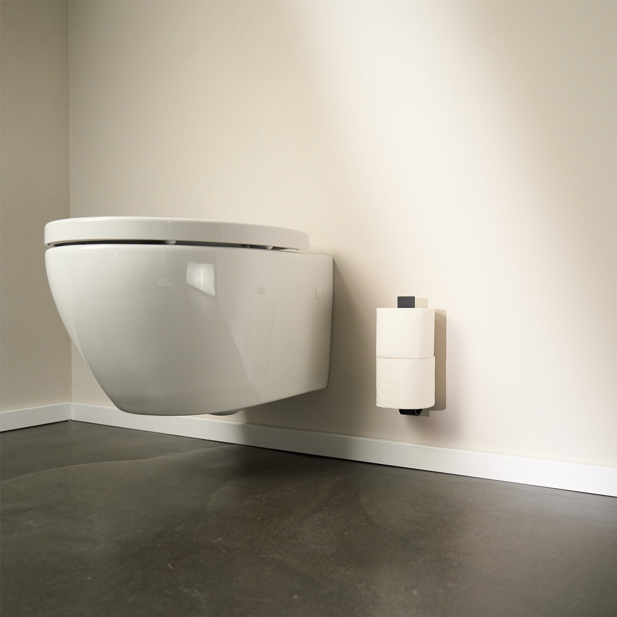 Designfabrik Hamburg Toiletten-Ersatzrollenhalter Klopapierersatzrollenhalter für 2 Rollen selbstklebend, aus einem Stück – Bild 5 von 5