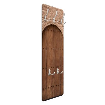 Bilderdepot24 Garderobenpaneel Design Holzoptik Bretteroptik Holztor aus dem Alhambra Palast (ausgefallenes Flur Wandpaneel mit Garderobenhaken Kleiderhaken hängend), moderne Wandgarderobe - Flurgarderobe im schmalen Hakenpaneel Design