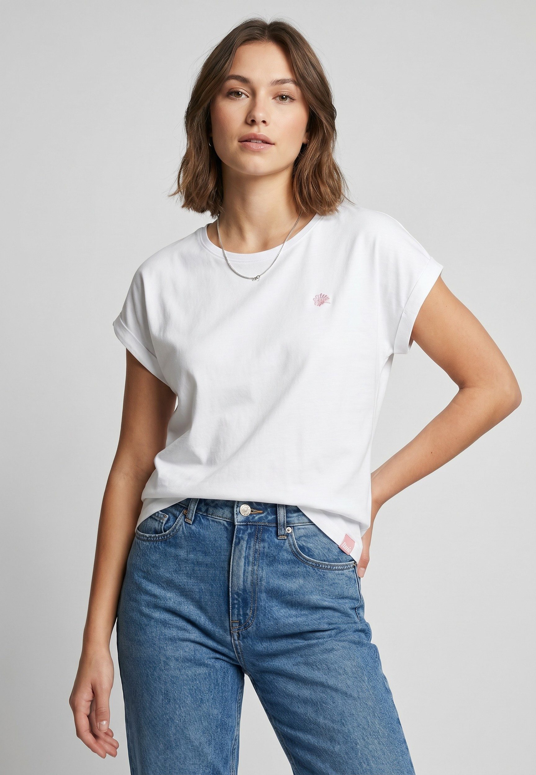Eight2Nine T-Shirt Damen T-Shirt mit maritimer Stickerei Ärmel mit Aufschlag, Stickmotive: Muschel, Schiff, Hummer, Anker