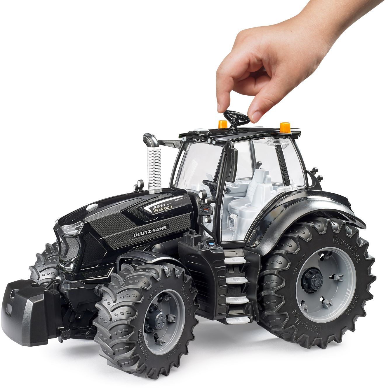 Bruder® Spielzeug-Traktor Spielfahrzeug Landwirtschaft Traktor Deutz Fahr 8280 TTV Warrior 03162