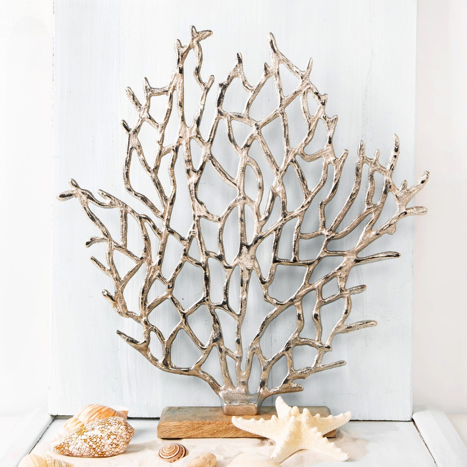 Logbuch-Verlag Dekofigur Maritime Dekofigur Seegras Koralle aus Metall auf Holzsockel - 41 cm