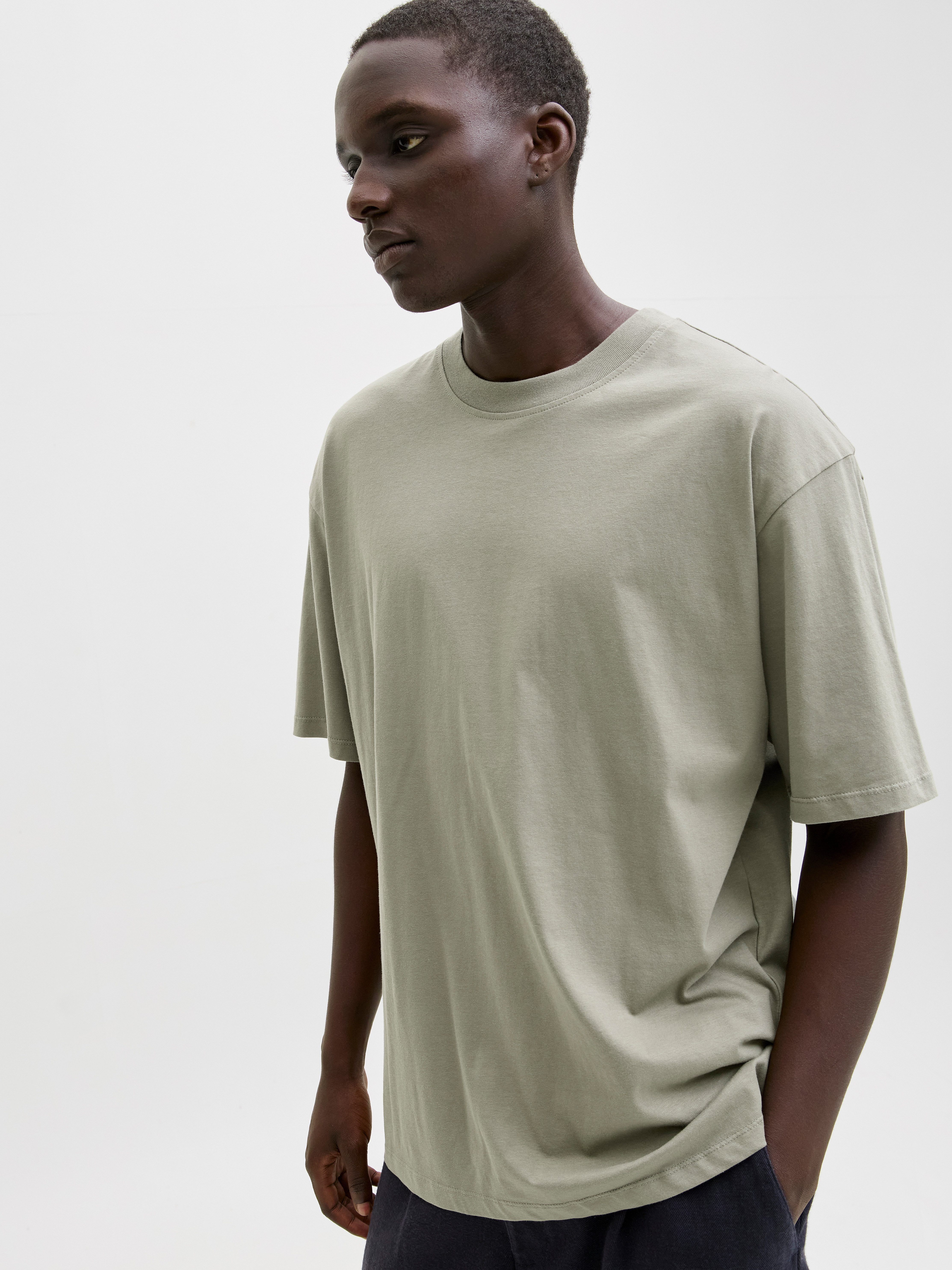 Jack & Jones Oversize-Shirt JJEBRADLEY Oversize T-Shirt mit klassischem Rundhalsausschnitt mit gekämmten Jersey