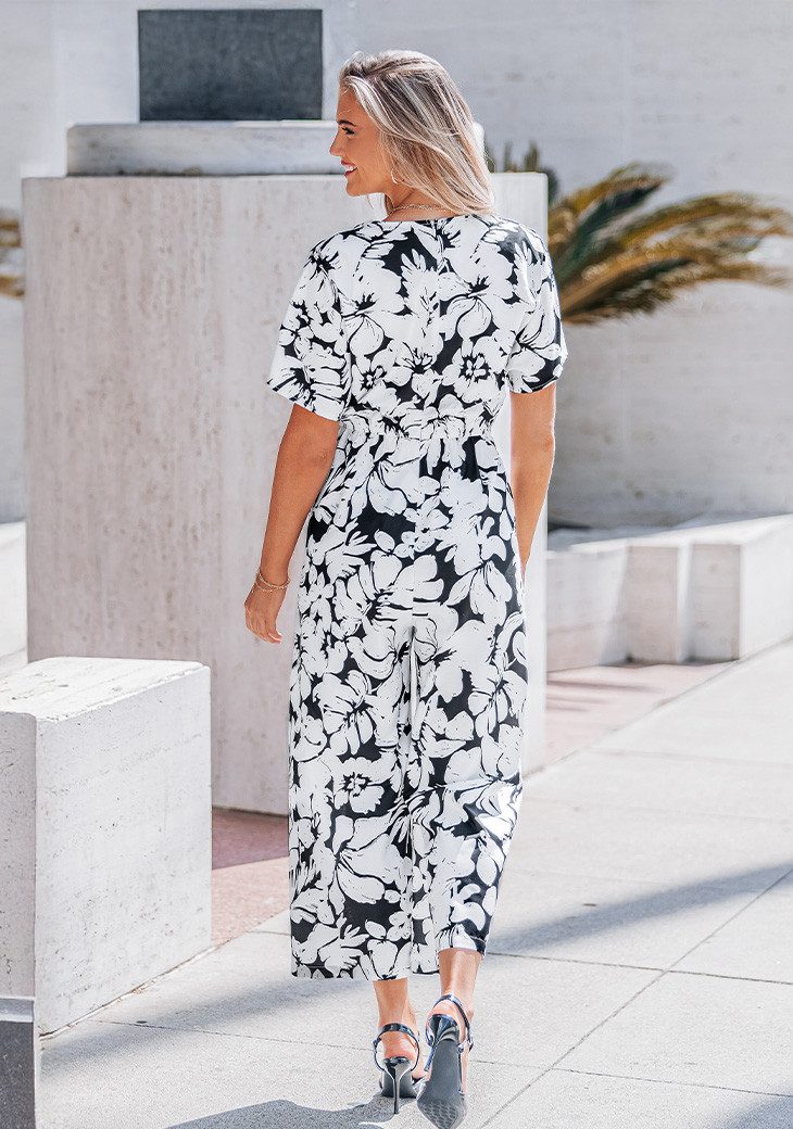 Cupshe Jumpsuit Sommerlicher Jumpsuit mit Blumenmuster und V-Ausschnitt – Bild 4 von 5