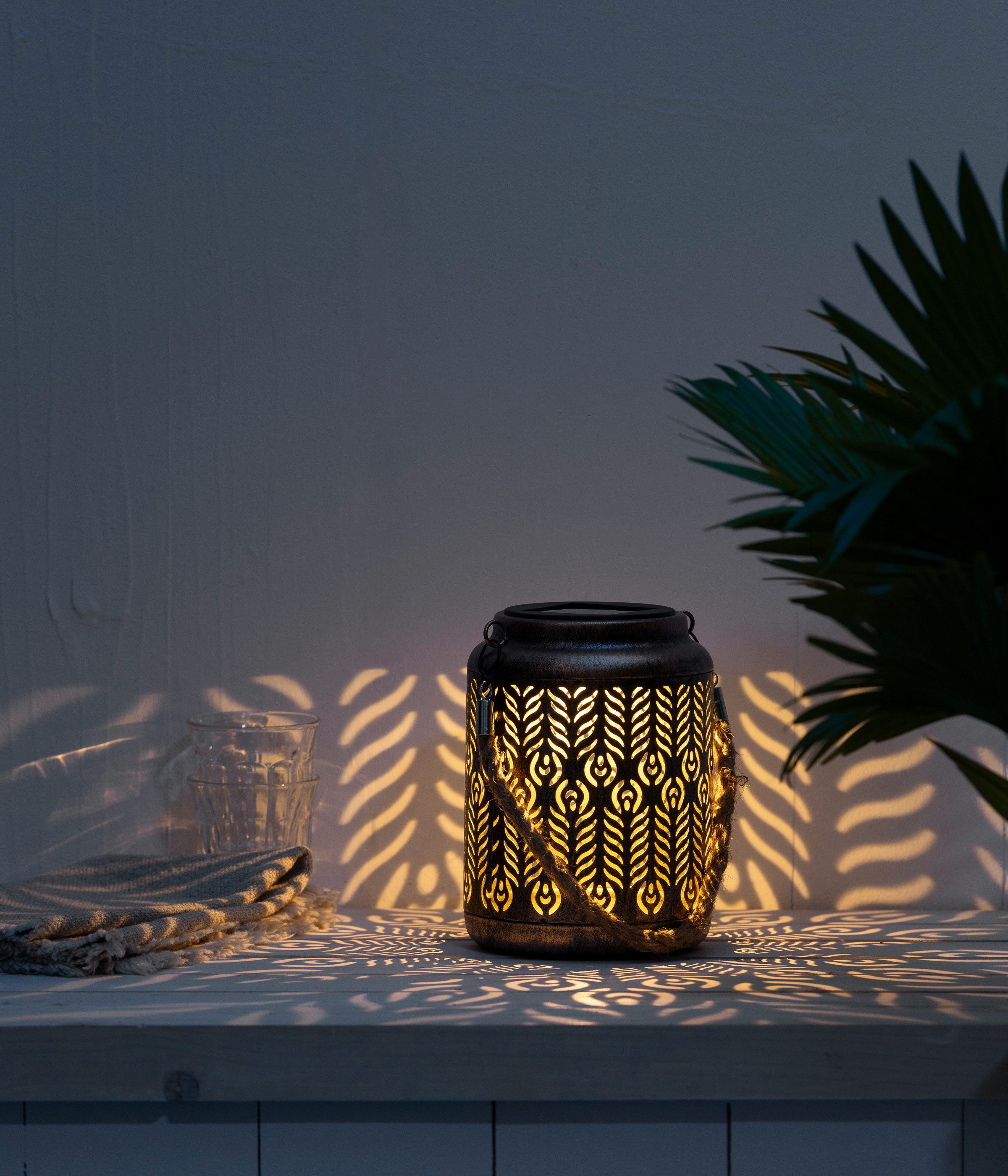 Dehner LED Solarleuchte Chiara, Lichtfarbe warmweiß, Metall/Kunststoff, braun, Warmweiß, für den Garten oder Balkon, solarbetrieben, selbst aufladend