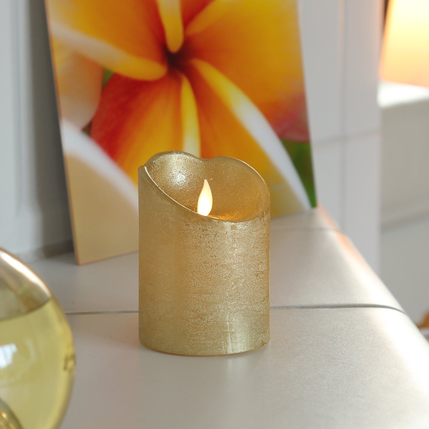 MARELIDA LED-Kerze mit beweglicher Flamme Echtwachs Rustik-Optik H: 10cm Timer gold