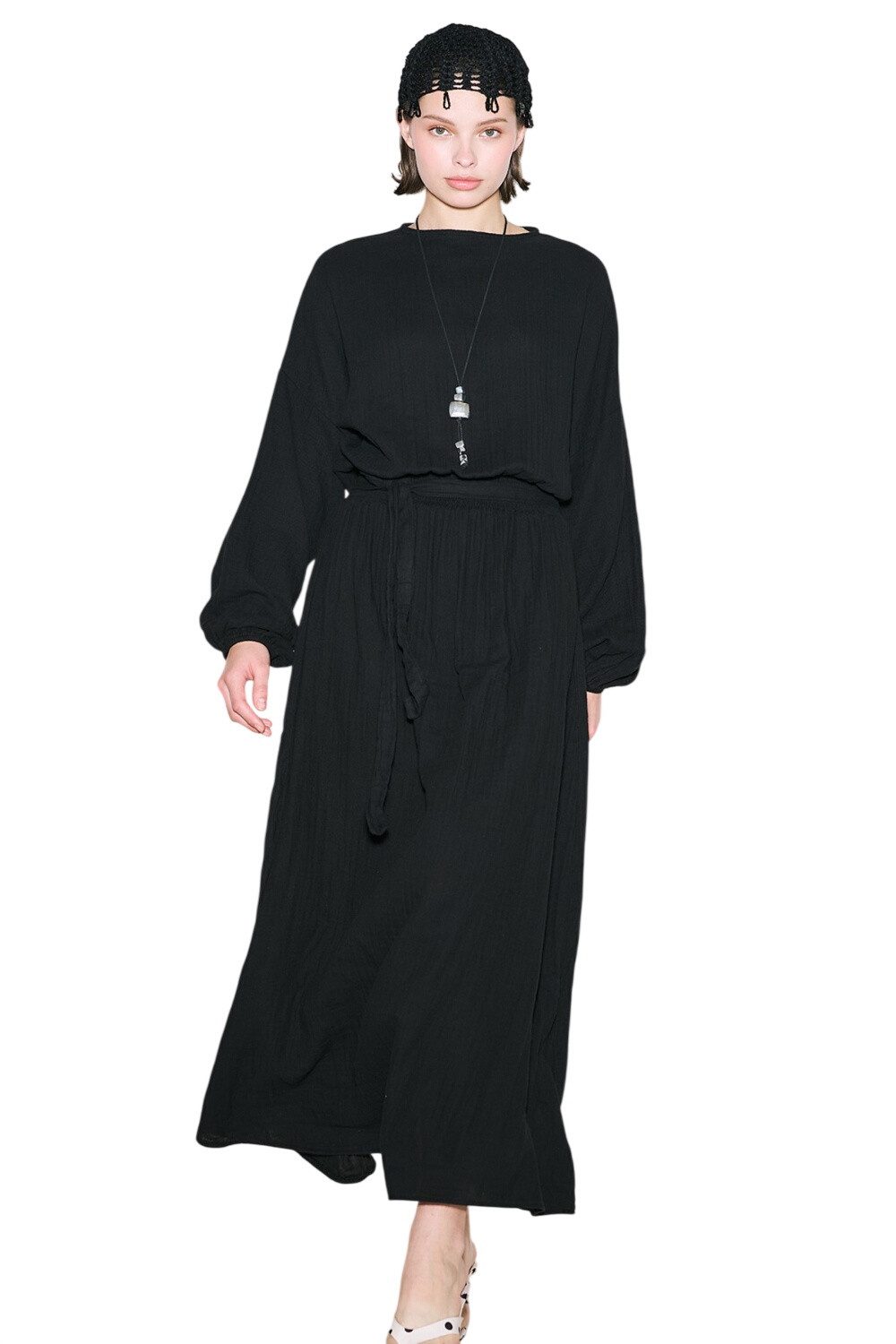 MANUKA Midikleid MUSLINKLEID MIT GERAUTER TAILLE, SCHWARZ.