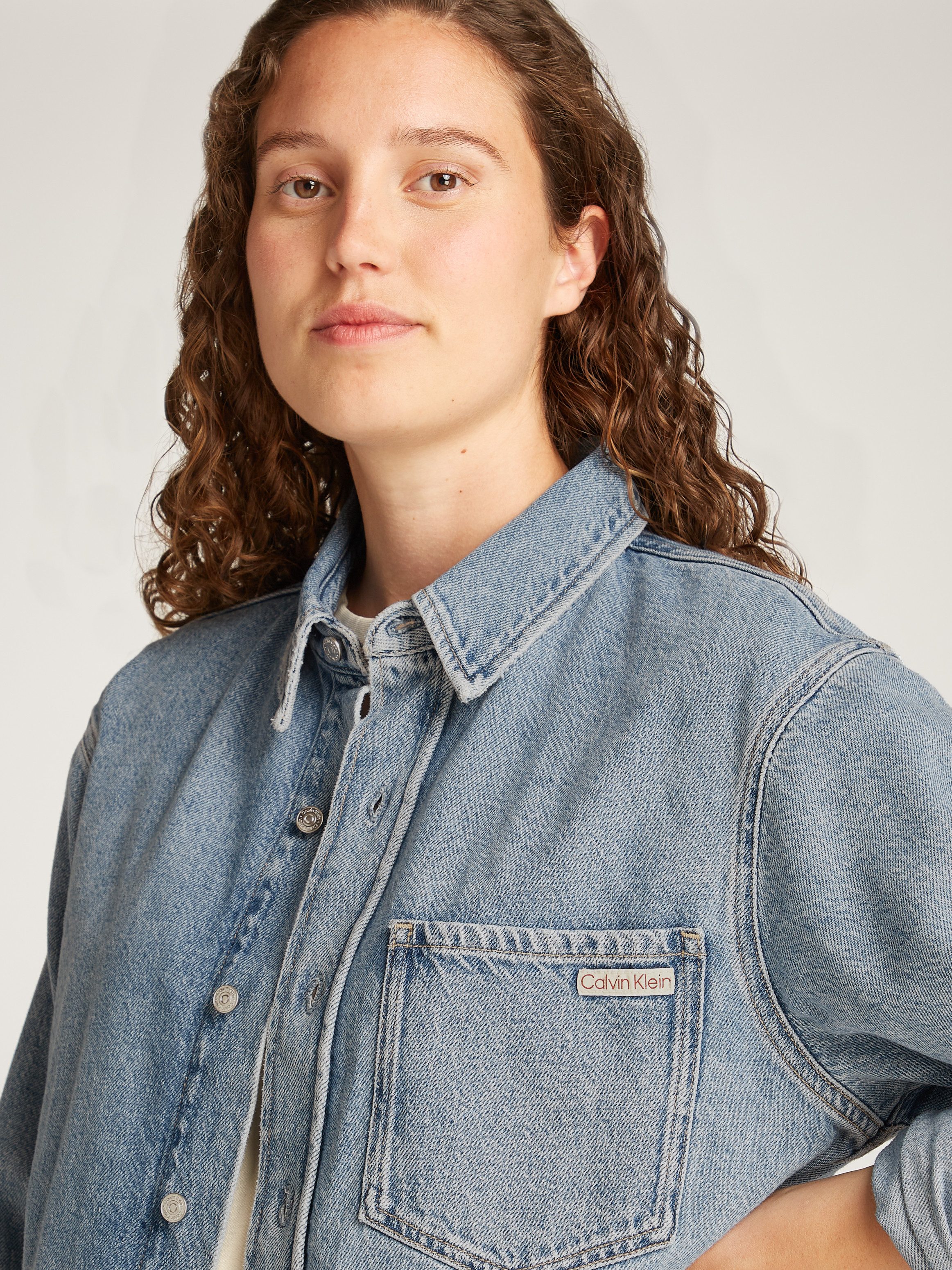 Calvin Klein Jeans Jeansbluse DAD DENIM SHIRT in hellblauer Waschung günstig online kaufen