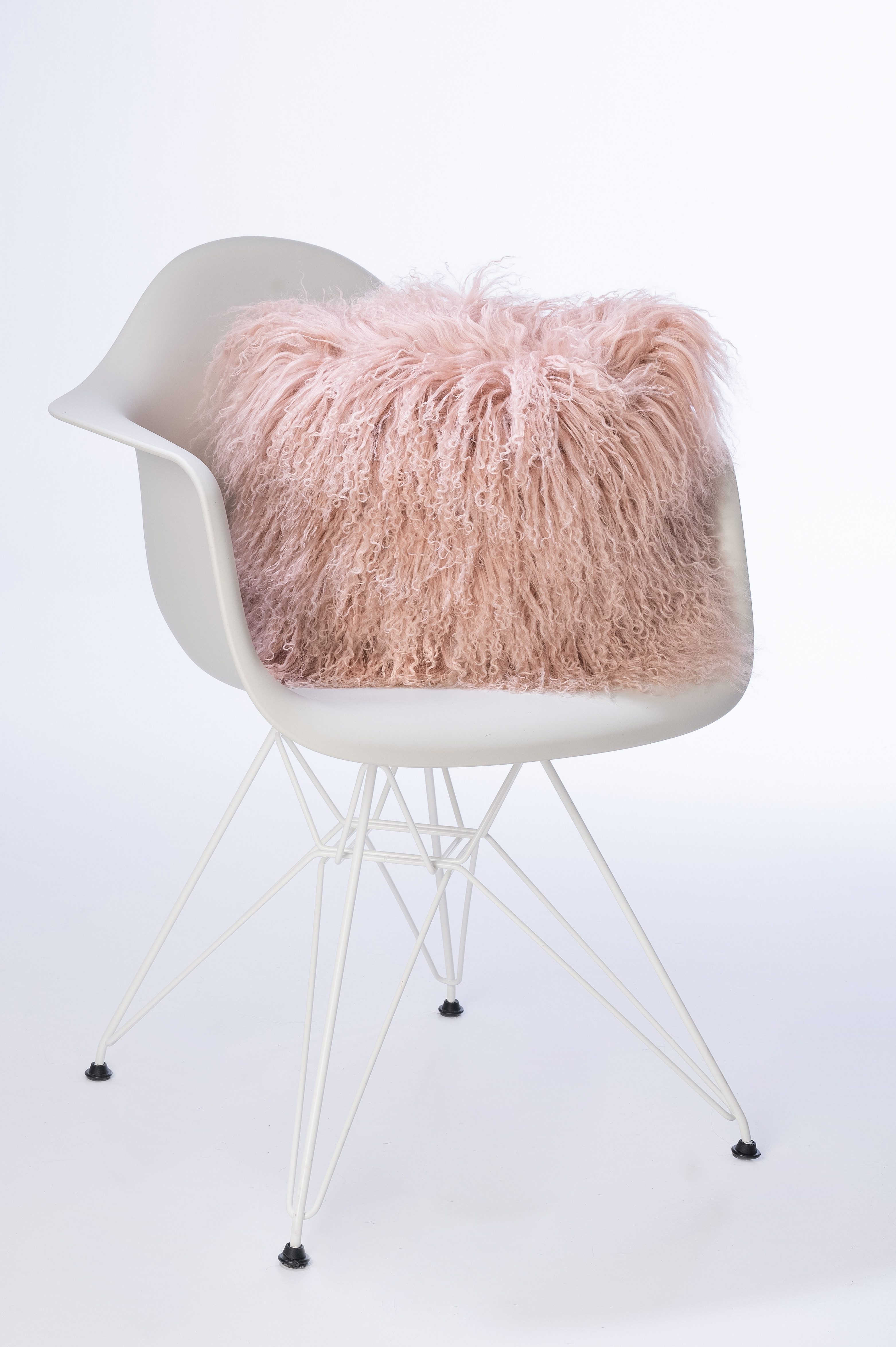 LIRA Deko Kissenhülle Lammfell Kissenbezug Tibetlammkissen 100% mongolisches Dekokissen, 40x40 cm; feingelockt; waschbar