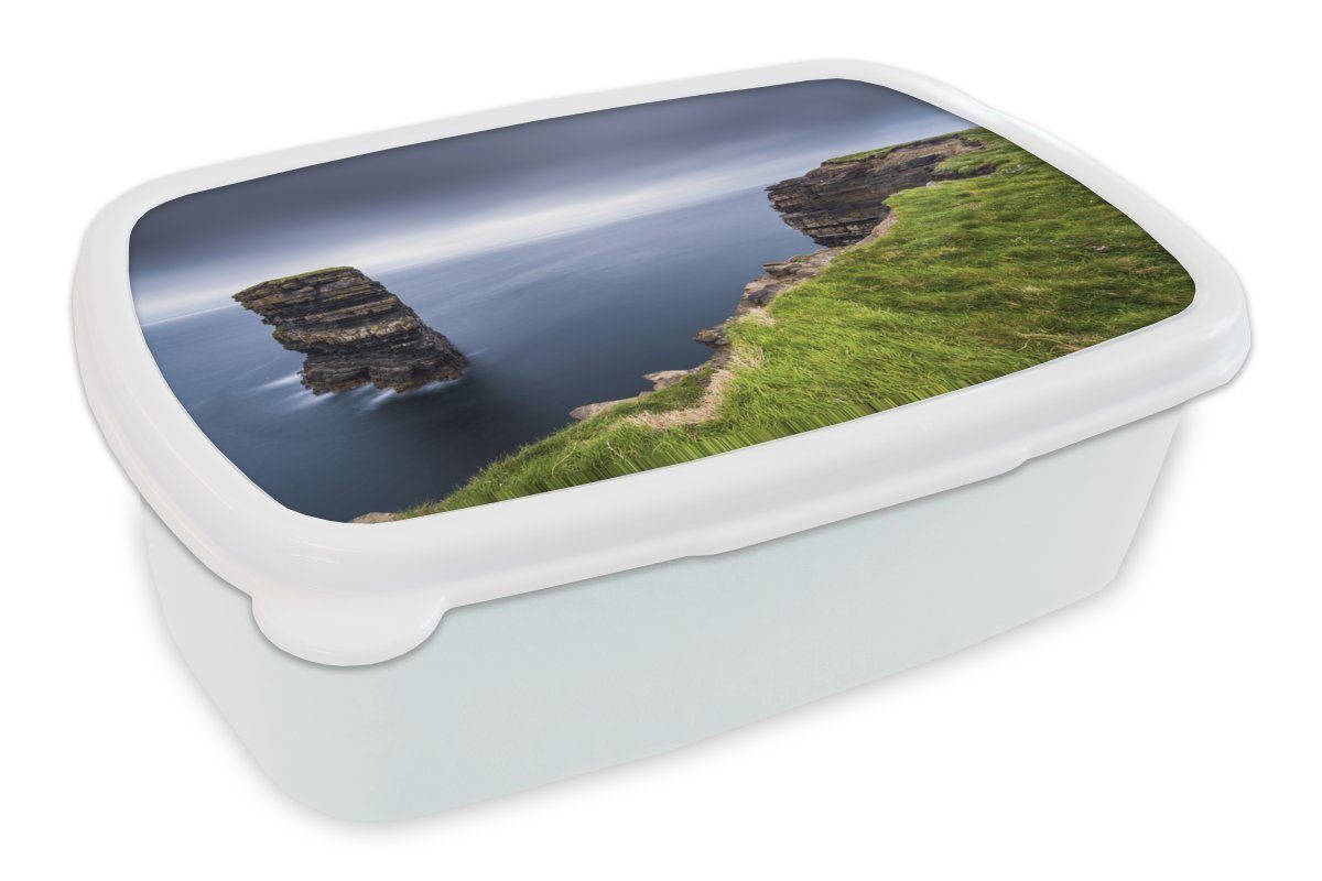 MuchoWow Lunchbox Felsformation Dún Briste in Irland, Kunststoff, (2-tlg), Brotbox für Kinder und Erwachsene, Brotdose, für Jungs und Mädchen weiß