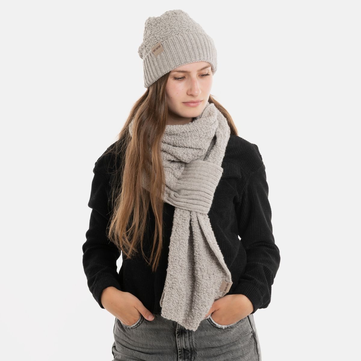 Knit Factory Strickschal Haze Schal Iced Clay, (1-St), Schal Halstuch Dreiecksschal Tuch Strickmode