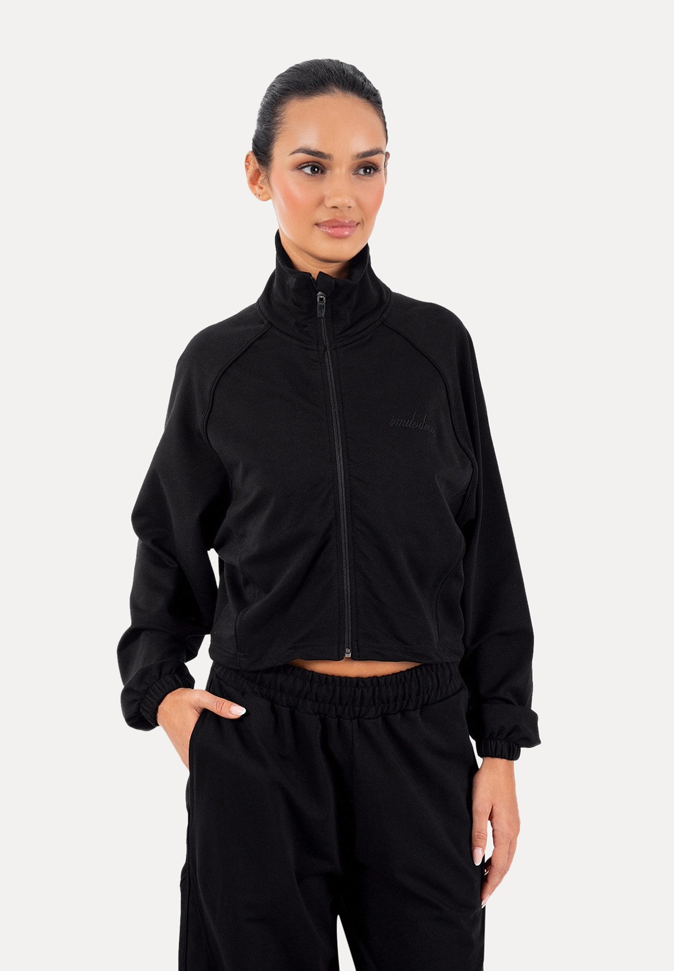 Smilodox Trainingsjacke Ylena, Fitnessjacke Damen, Loose Fit Sportjacke, Cropped, Gym Stehkragen mit Zipper, Kordelzug-Saum, Homewear, Yoga