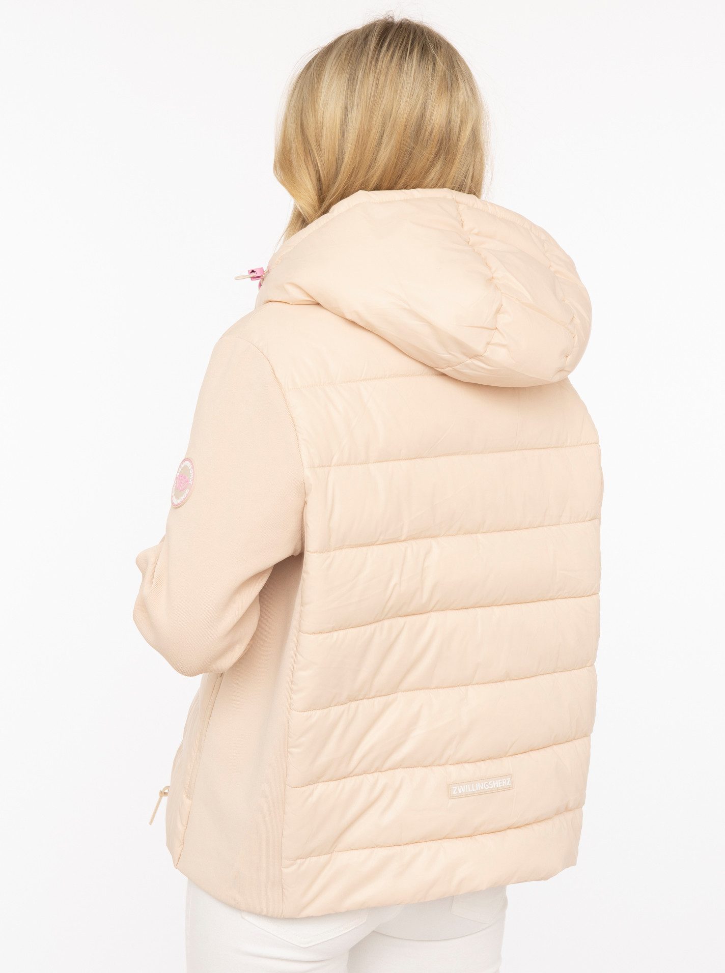 Zwillingsherz Steppjacke „Good Vibes“ gesteppte Partien vorne und hinten, seitliche Einsätze elastisch – Bild 3 von 5