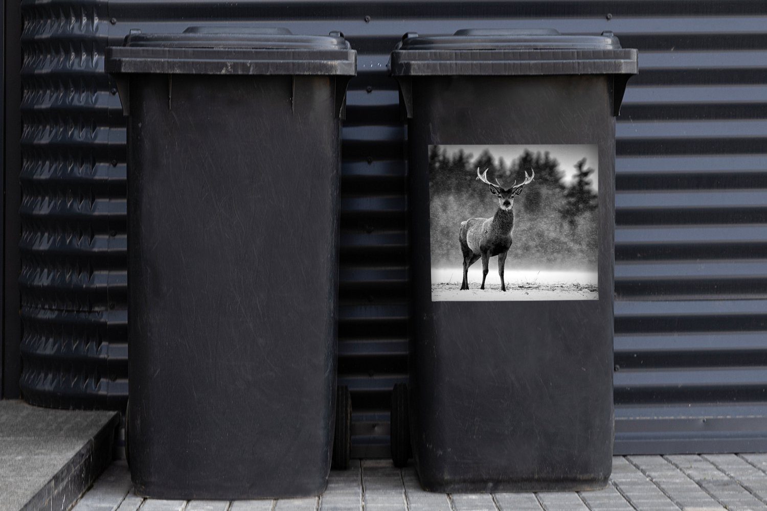 MuchoWow Wandsticker Tiere - Mülltonne, - St), Weiß Hirsche Container, Winter - Sticker, (1 Schwarz Abfalbehälter Mülleimer-aufkleber, 