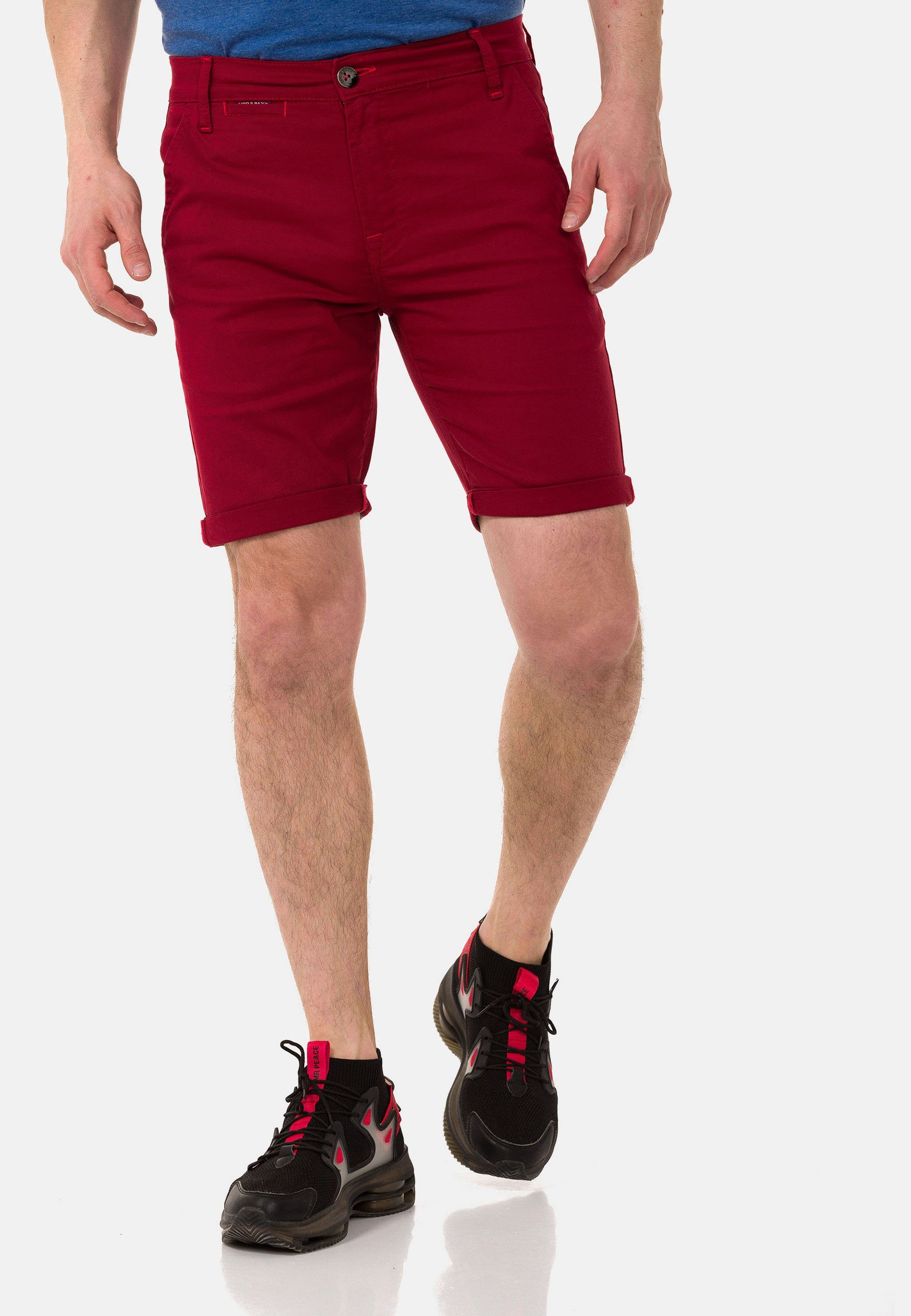 Cipo & Baxx Shorts im einfarbigen Look rot