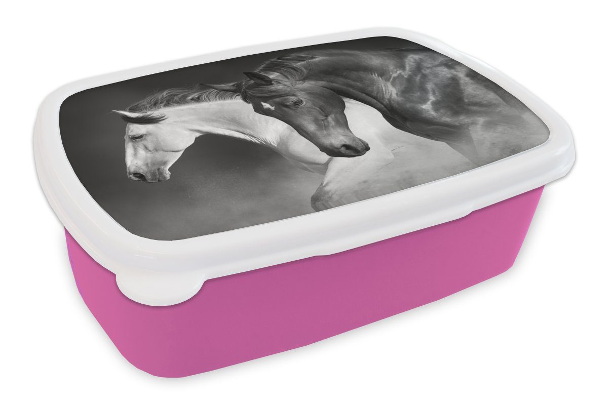 MuchoWow Lunchbox Pferde - Tiere - Schwarz - Weiß - Porträt, Kunststoff, (2-tlg), Brotbox für Erwachsene, Brotdose Kinder, Snackbox, Mädchen, Kunststoff rosa