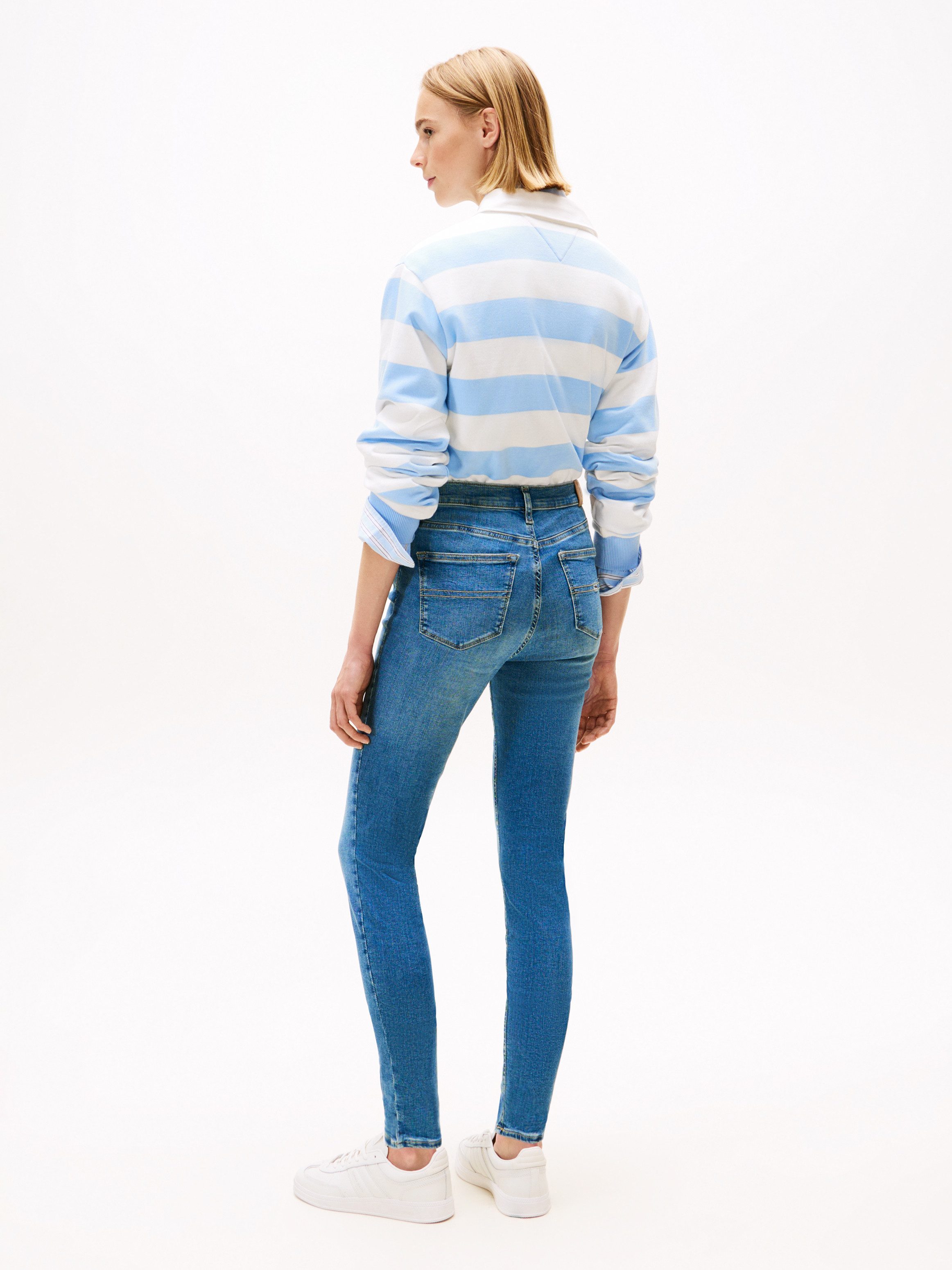 Tommy Jeans Skinny-fit-Jeans NORA MID RISE mit Waschung, Logo-Badge – Bild 5 von 5