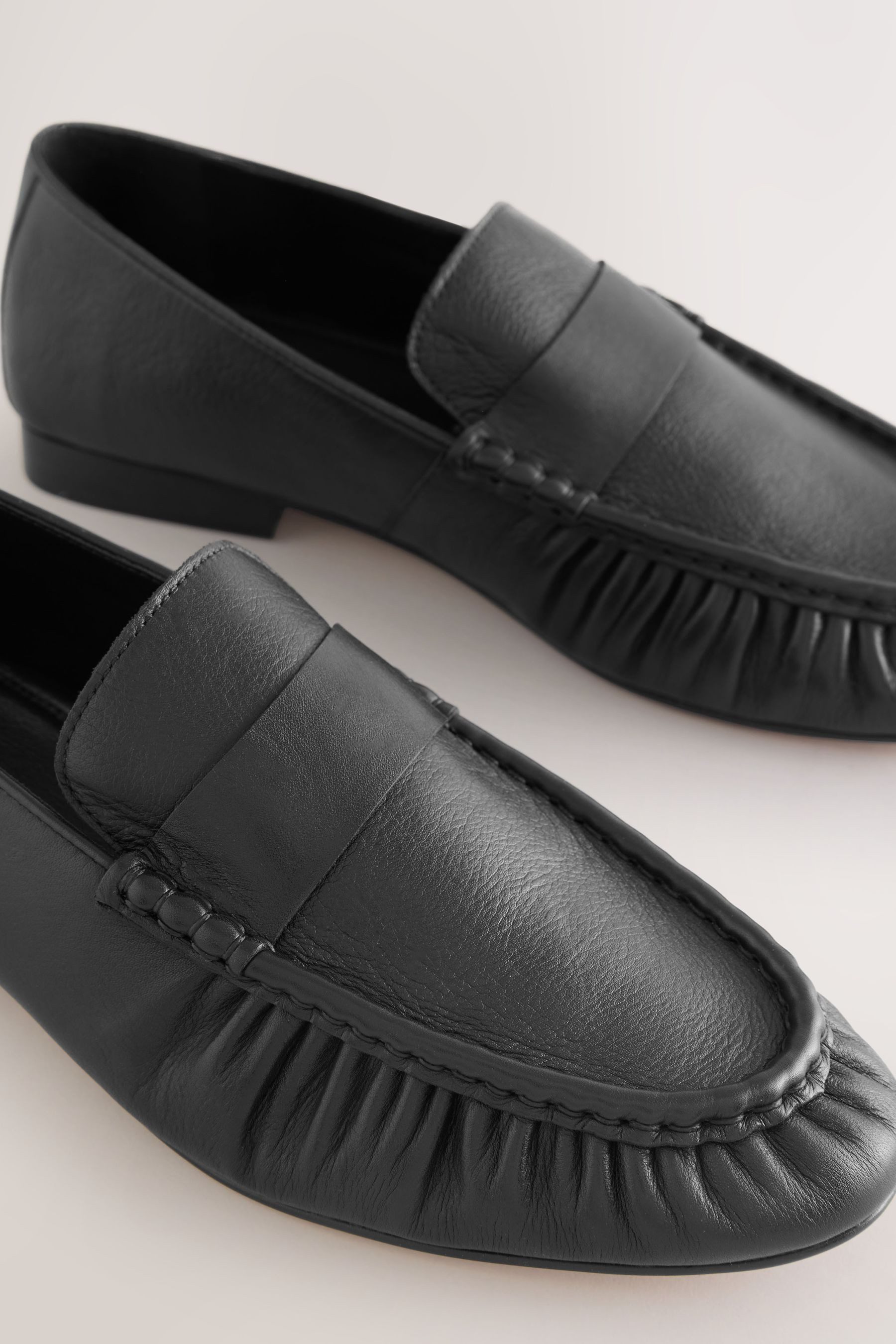 Next N. Premium Loafer mit Raffung Loafer (1-tlg)