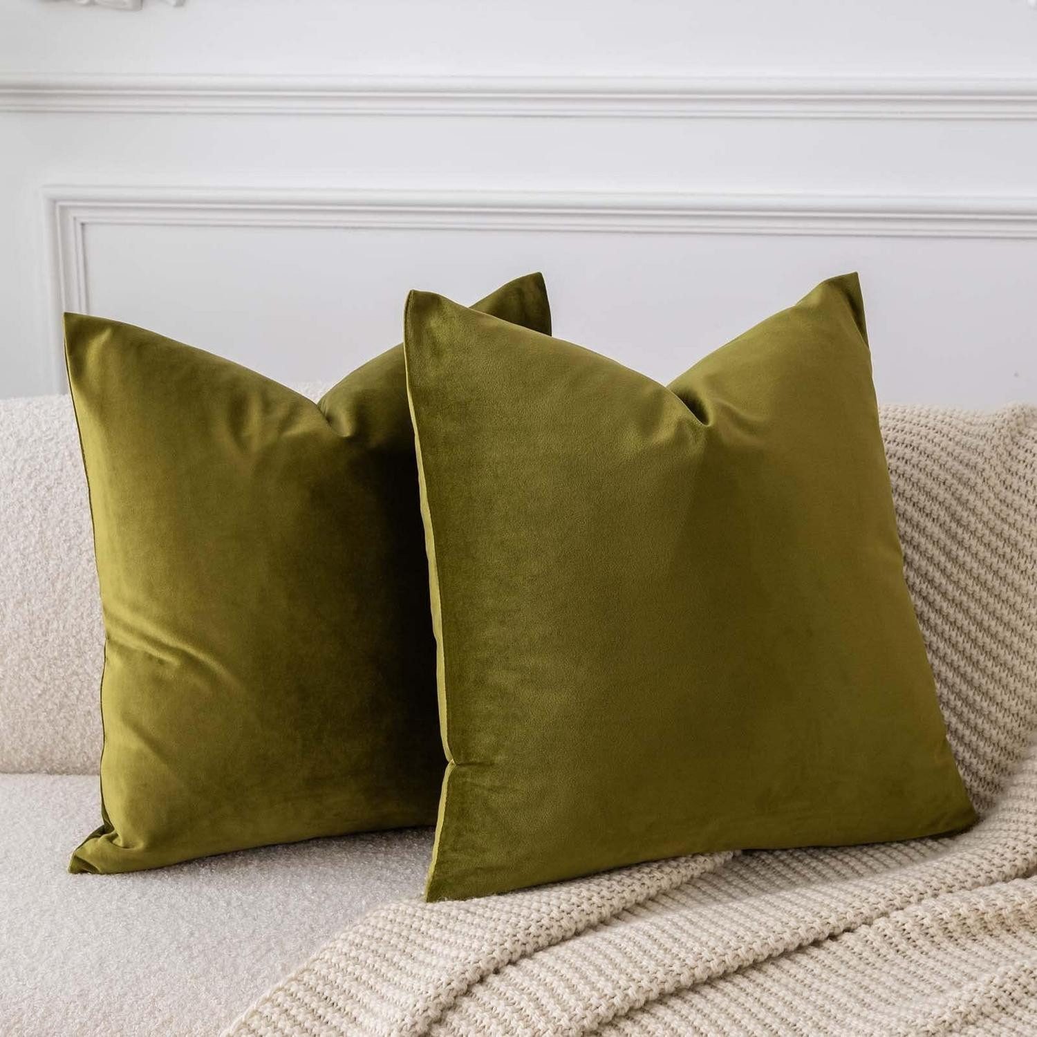 LuxusKollektion Kissenbezüge Kissenbezug Samt 40x40cm Olivgrün 2er-Set, (2 Stück)
