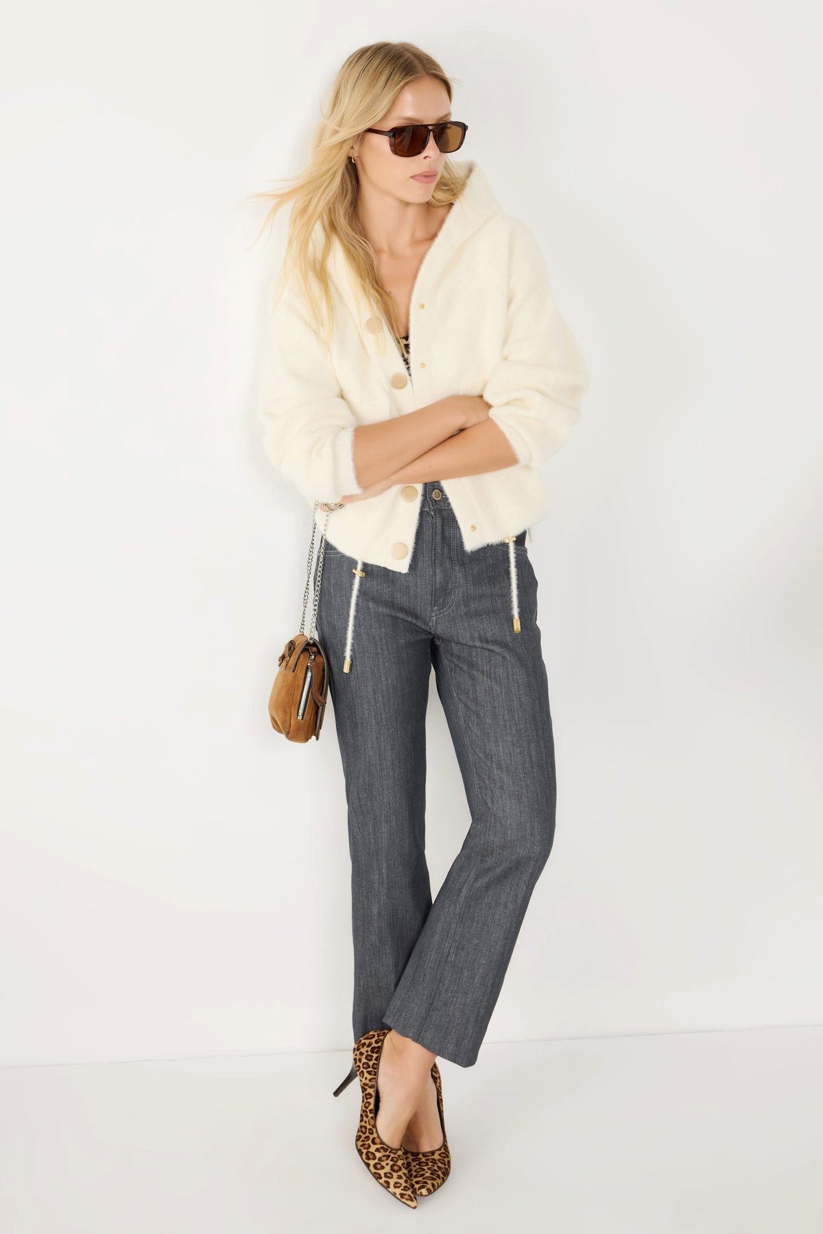 No Matter What Blusenjacke Ecru Knopf-Detail Taschen Strickjacke