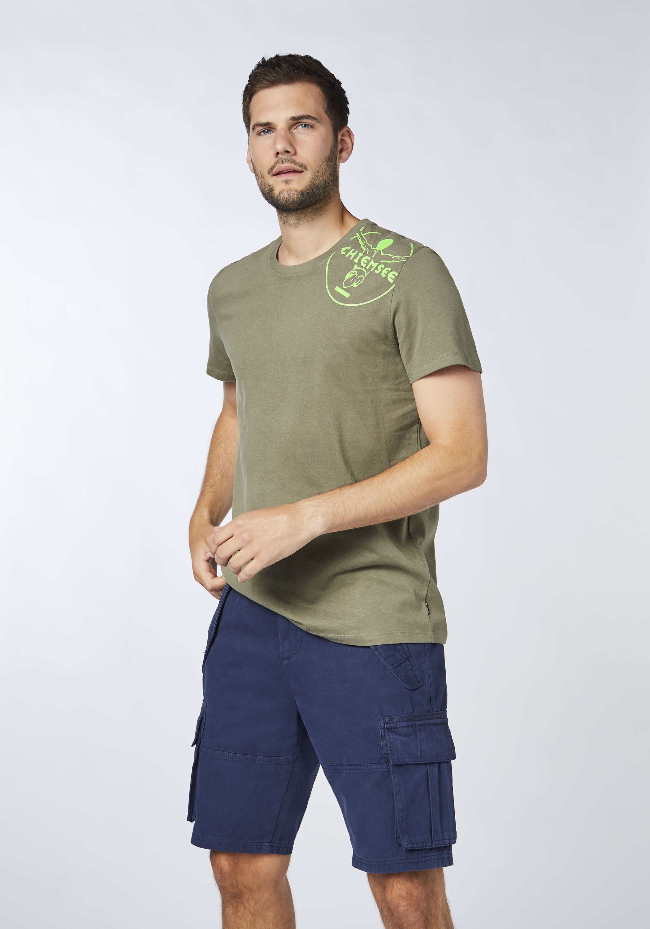T-Shirt Olive Dusty 1 Print-Shirt mit Chiemsee Jumper-Motiv