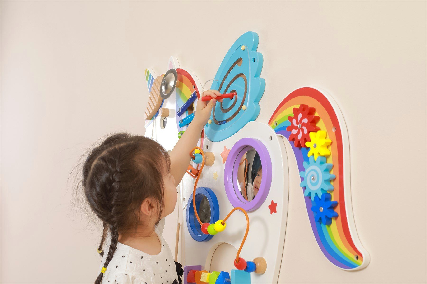 TikTakToo Motorikbrett Motorikwand Motorikbrett Einhorn Montessori Spielzeug, (Zahnradspiel, Magnet-Motorik-Spiel, 4-tlg), aus FSC-Holz, Wandmontage, mit verschiedenem Motorikspielzeug