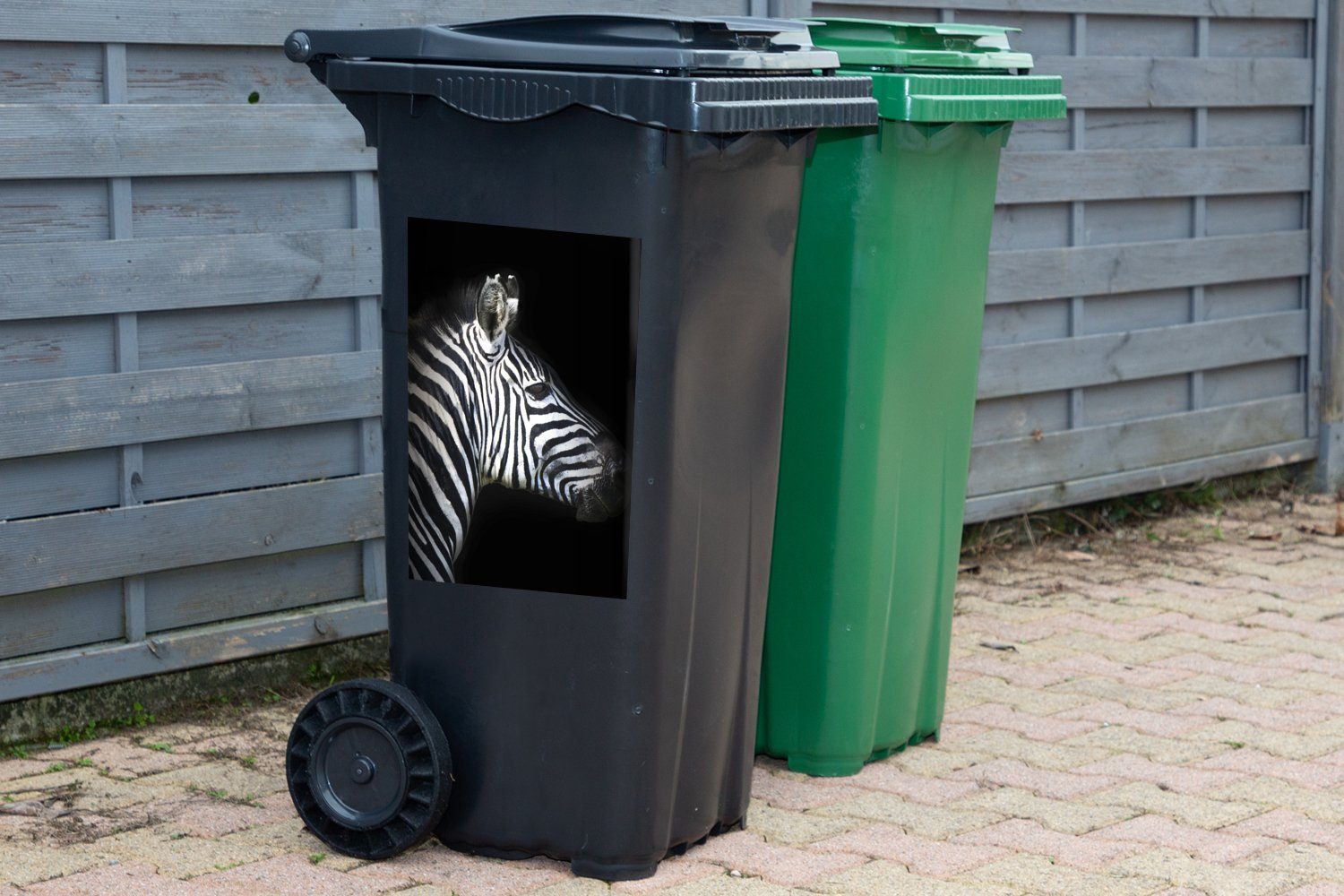 MuchoWow Container, Hintergrund (1 der auf Wandsticker von Sticker, Mülltonne, schwarzem Abfalbehälter Mülleimer-aufkleber, St), Zebra Seite