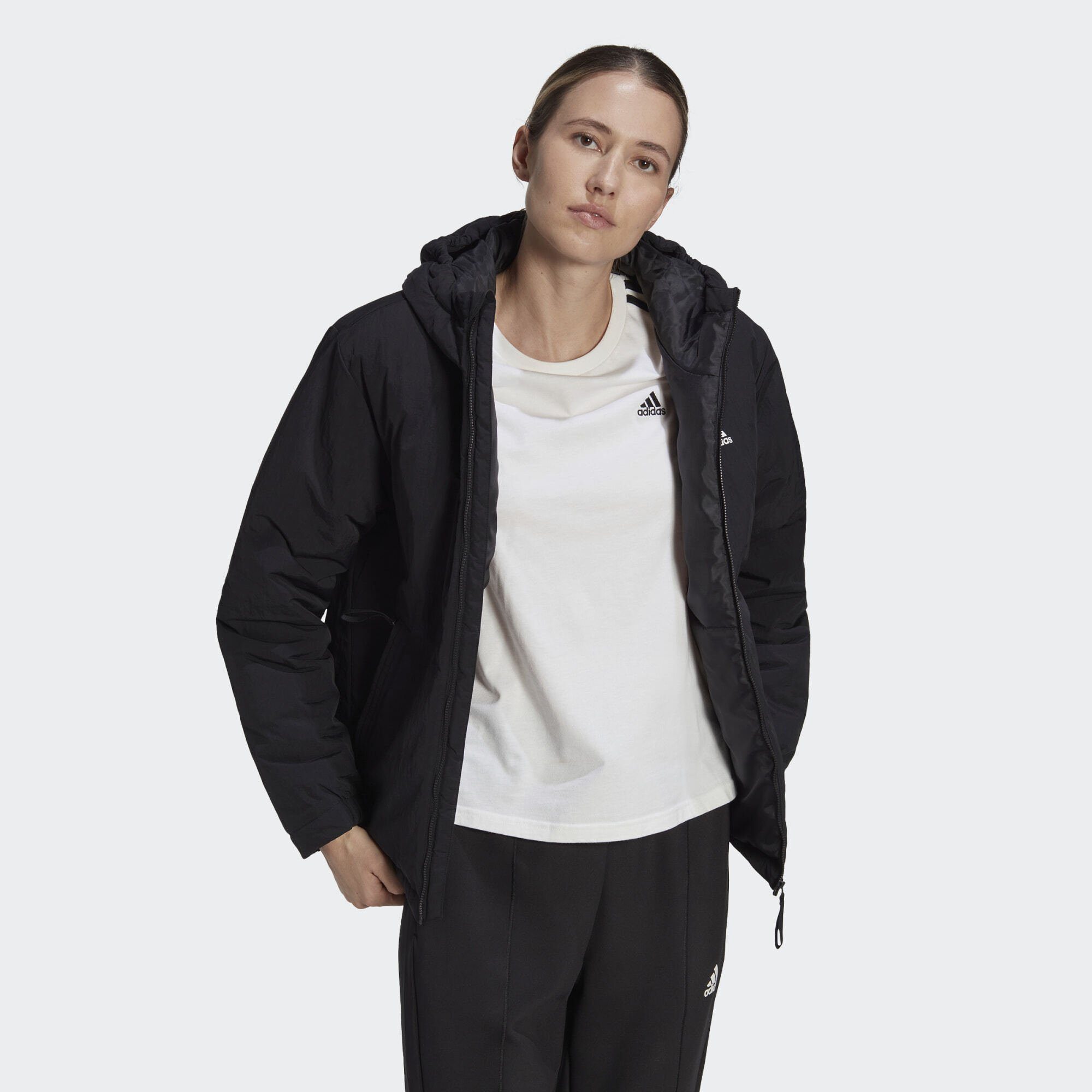 adidas Sportswear Winterjacke BSC STURDY INSULATED HOODED JACKE, Dieses  Model ist 174 cm groß und trägt Größe