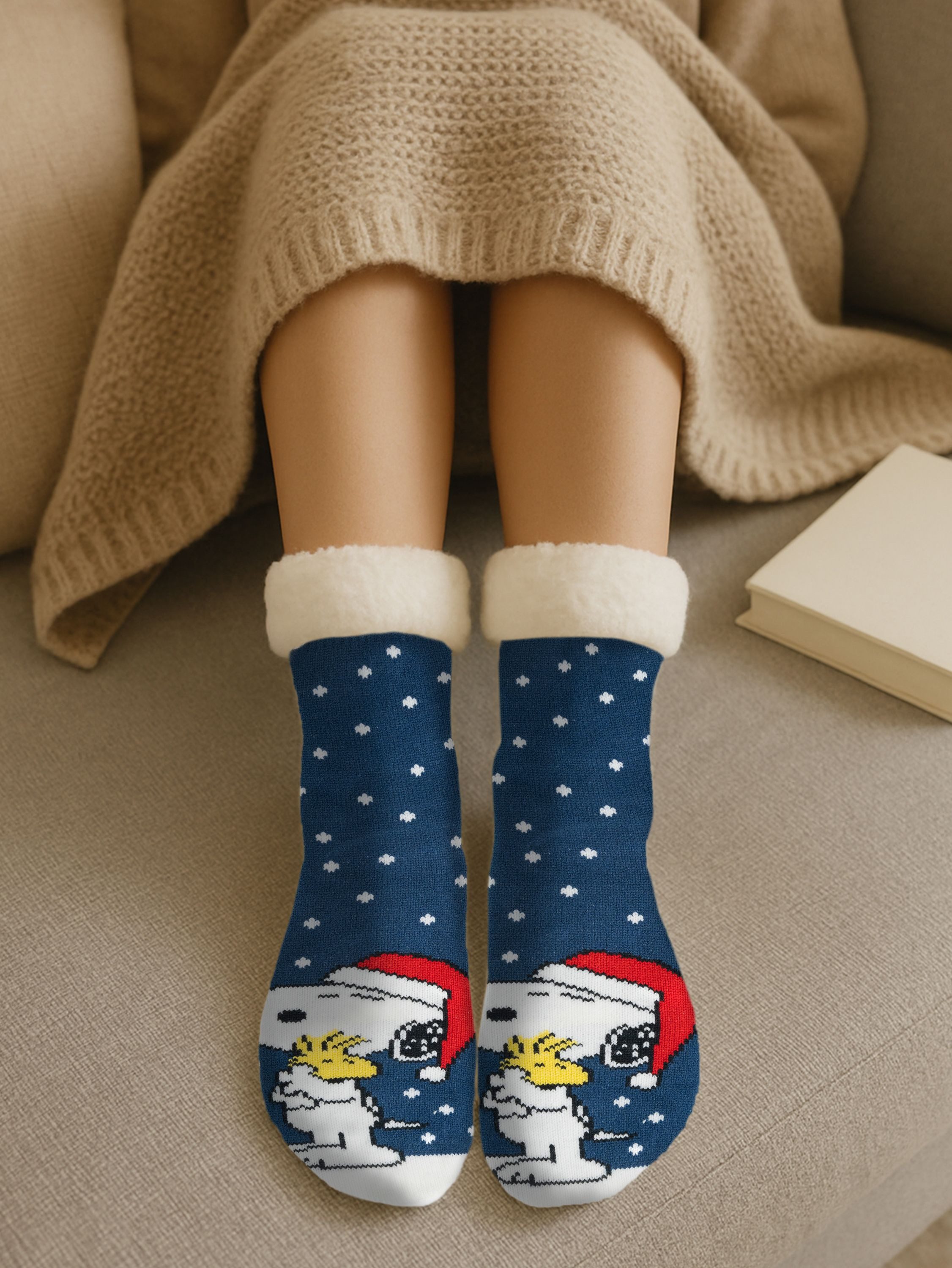 United Labels® Haussocken Peanuts Snoopy Hüttensocken Haussocken Kuschelsocken Wintersocken