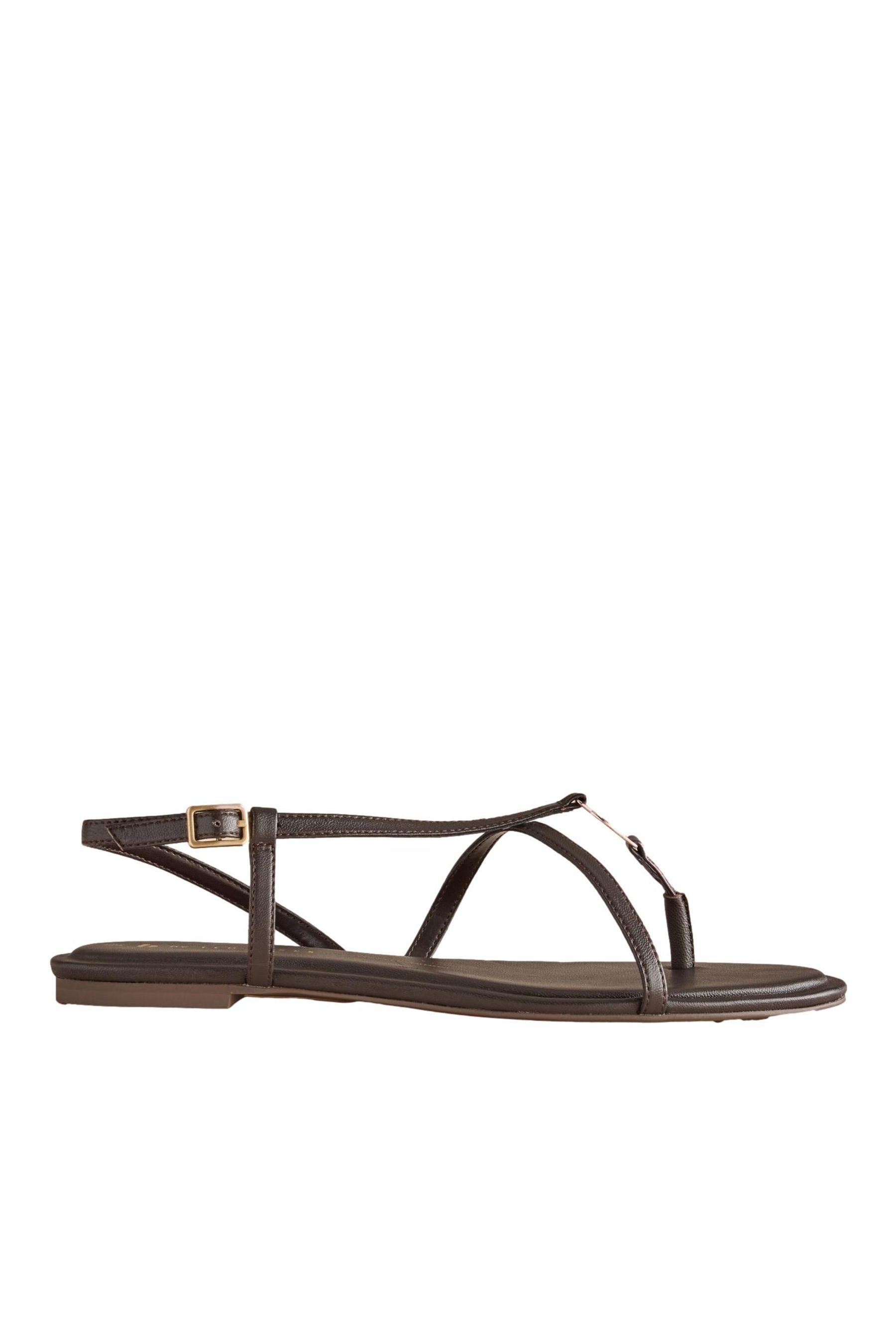 B by Ted Baker B by Ted Baker asymmetrische Sandalen aus Leder Riemchensandale