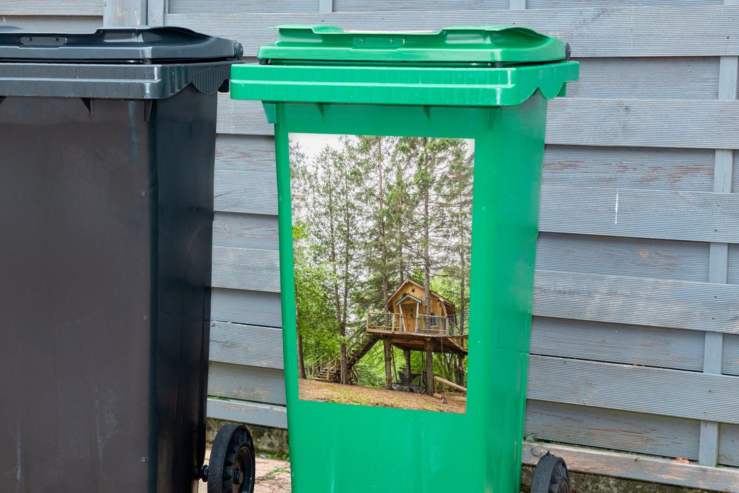 St), Sticker, Wandsticker Baumhaus Mülleimer-aufkleber, MuchoWow mit Treppe (1 Container, Mülltonne, Abfalbehälter Ein