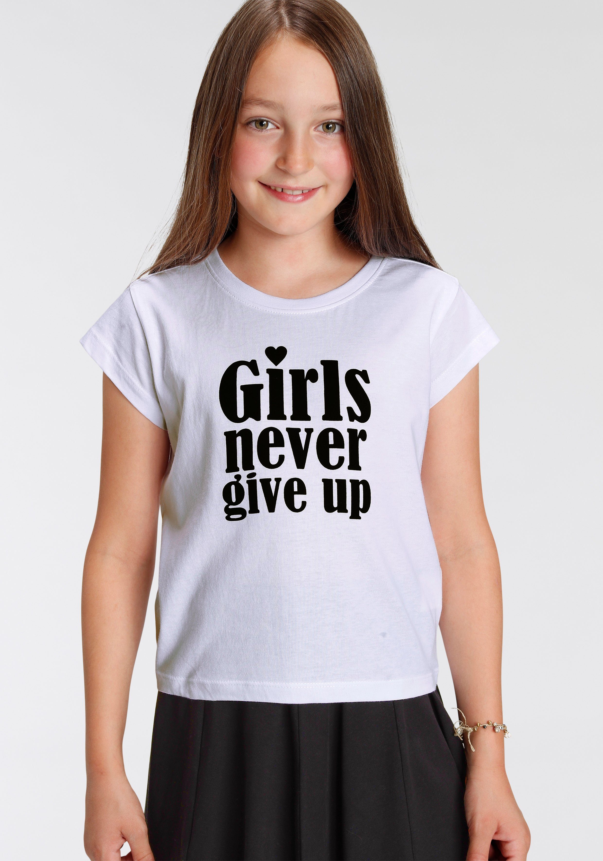 KIDSWORLD T-Shirt Girls nerver give up modische kurze Form