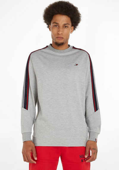 Tommy Hilfiger Sport Sweatshirt TEXTURED TAPE CREW mit Tommy Hilfiger Logoband über Schultern und Oberarmen