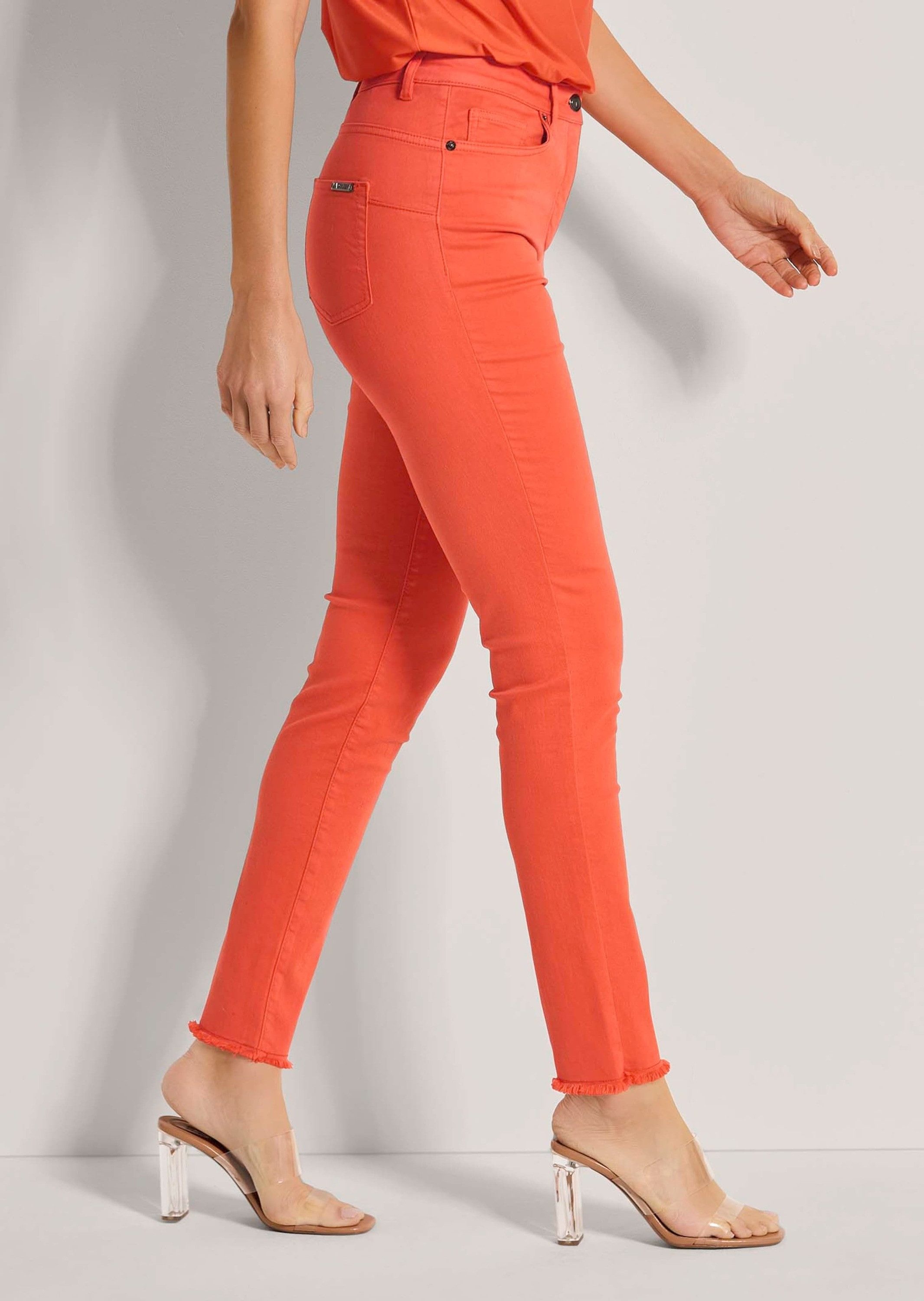 MADELEINE Gerade Jeans Mid Waist Skinny-Hose mit Fransen Fransenhose in schmale Silhouette, Five-Pocket-Stil