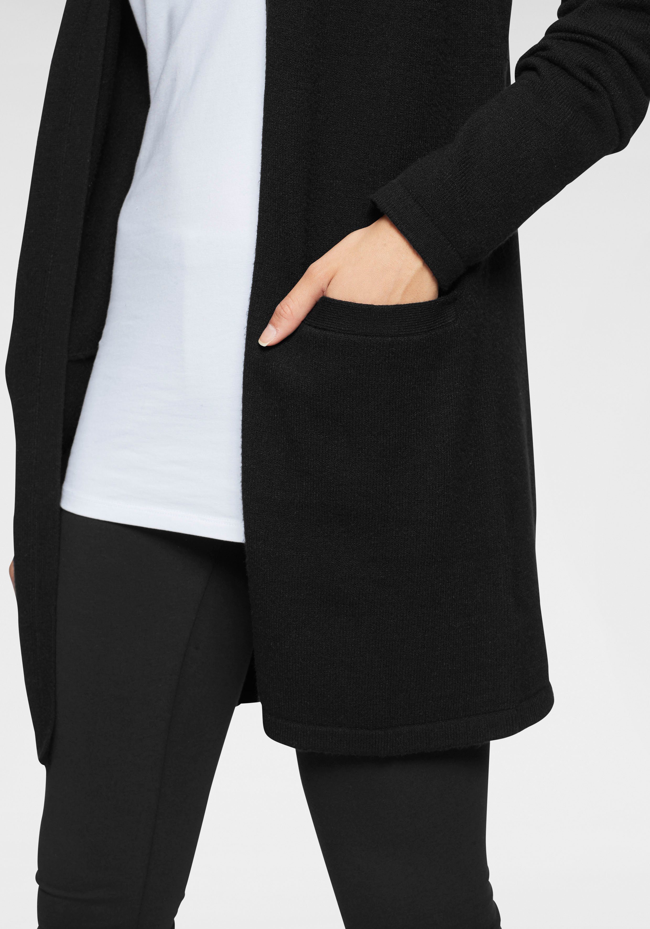 Tamaris Cardigan mit schwarz Material) Taschen nachhaltigem (Strickjacke aus