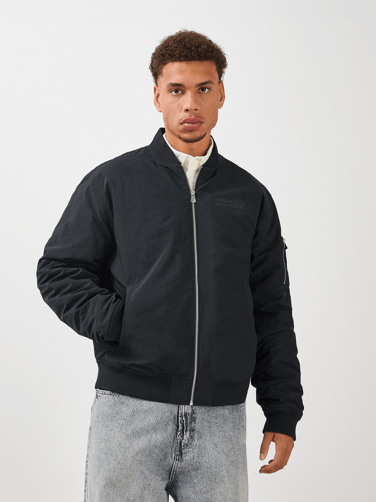 FC Bayern München Windbreaker FC Bayern München, Bomberjacke Premium Essentials, Herren, Schwarz