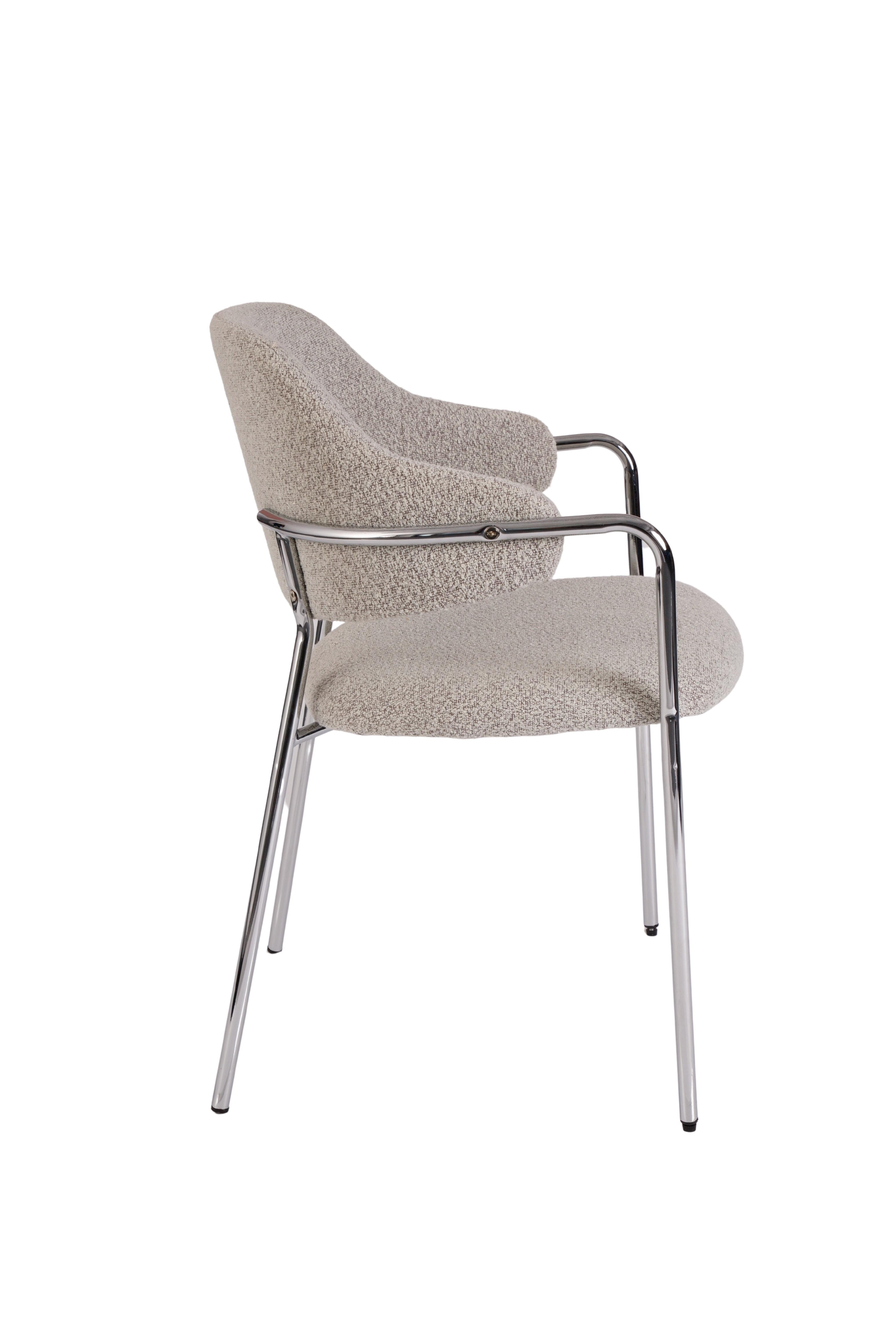 faee Stuhl Kaerlighed, aus hochwertigem Stoffbezug, Gestell Metall chrom