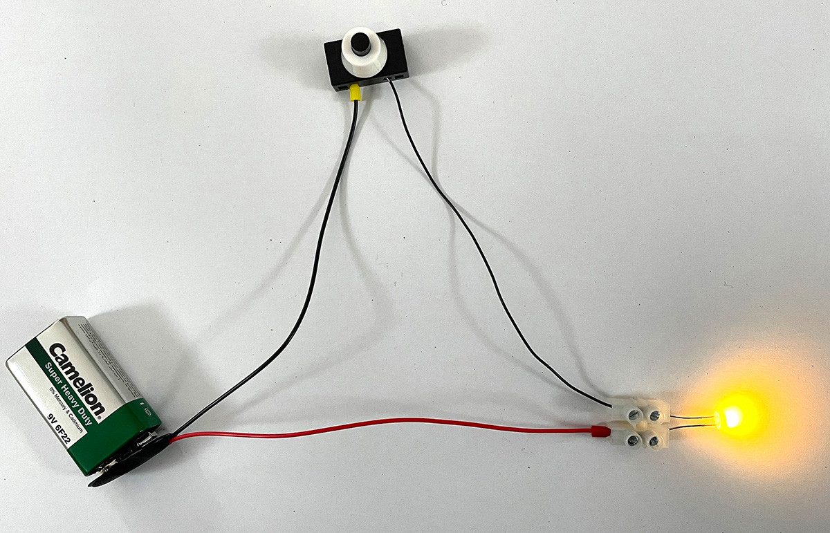 myExperimentSet Experimentierkasten "Stromkreis mit LEDs, Serien- und Parallelschaltung mit Batterien", (Elektro-Schul-Set, für 1 Schüler-tlg., inklusive Batterien), inklusive Anleitung