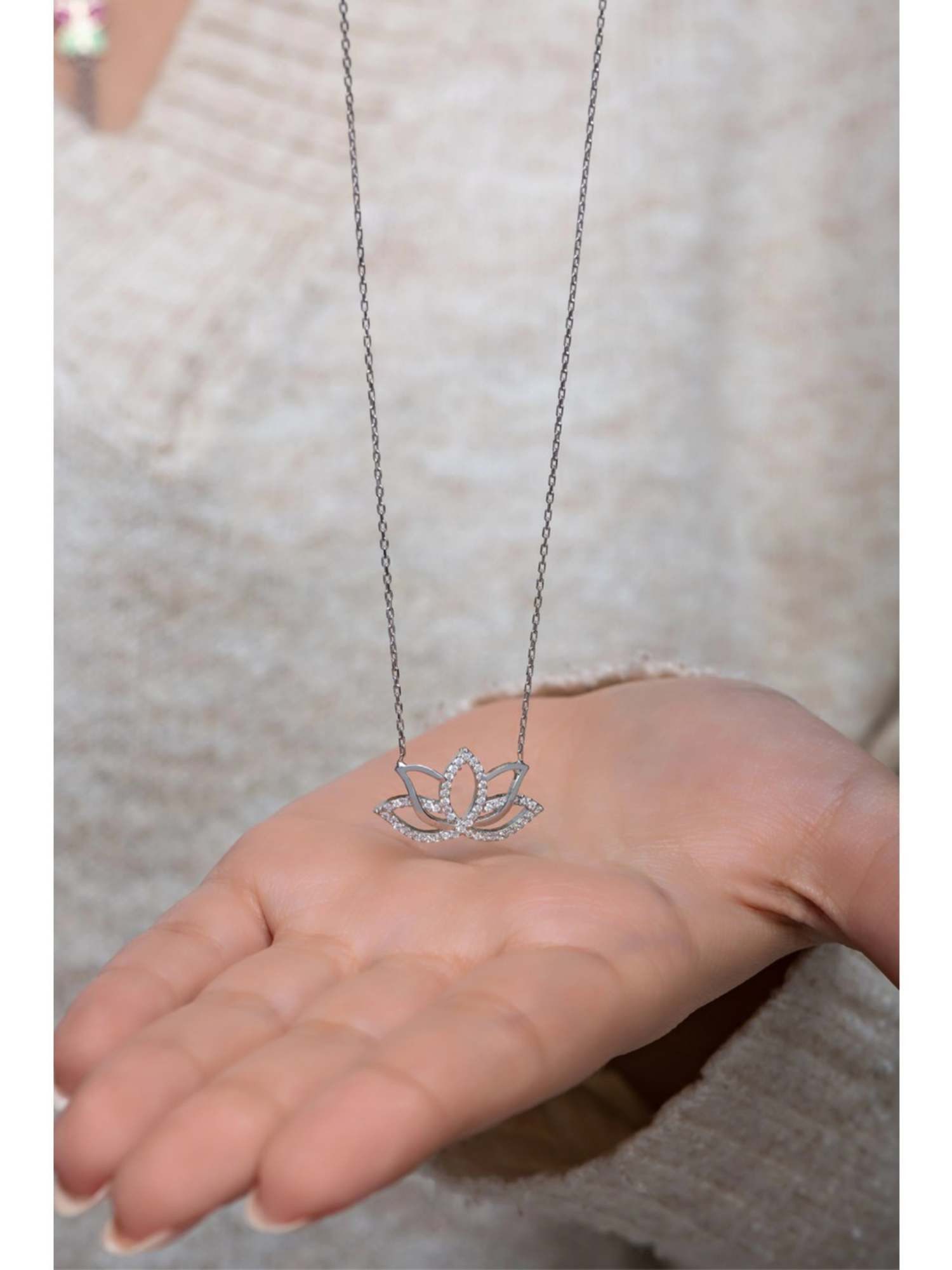 Nisan Kette und Anhänger Set, Damen Halskette mit Lotusblüten-Anhänger – 92 günstig online kaufen