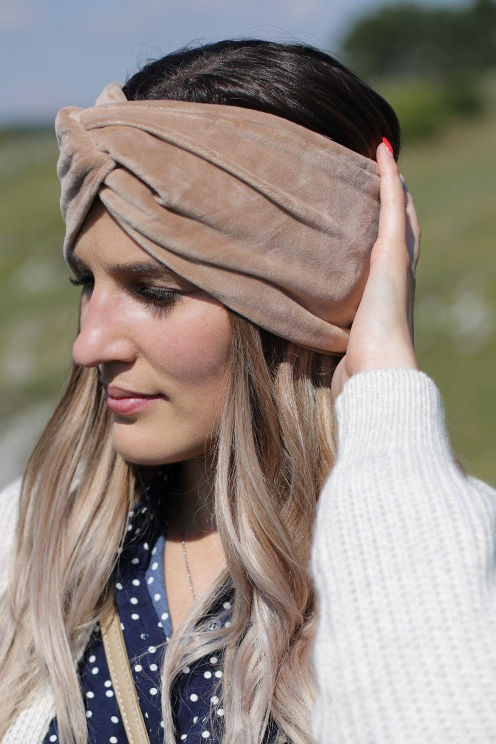 styleBREAKER Stirnband Samt Stirnband mit Twist Knoten (1-St)