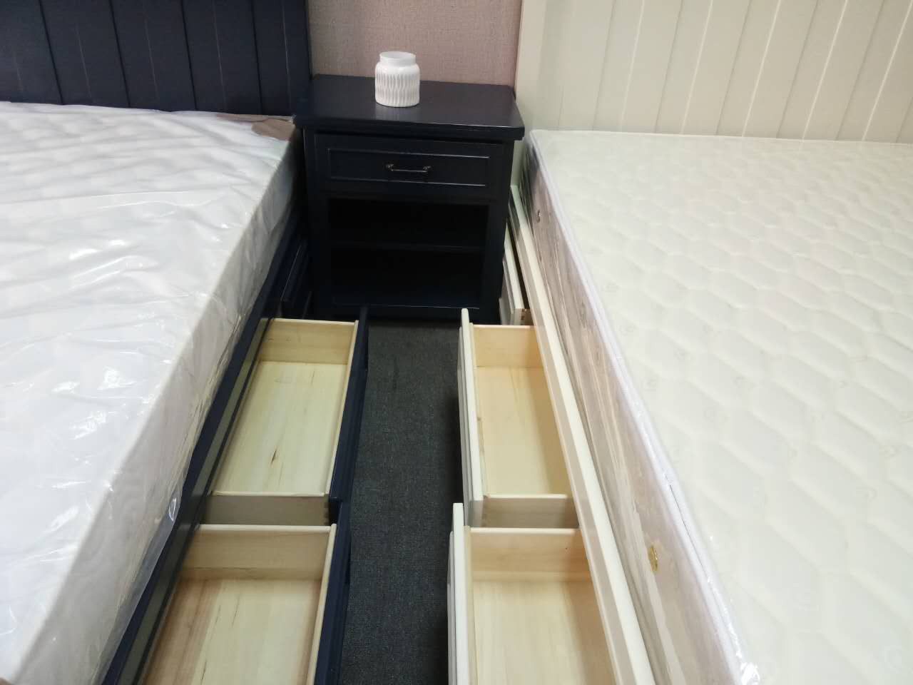 Xlmoebel Bett Doppelbett aus Echtholz im Landhausstil mit rustikalem Charme (Bett), Hergestellt in Europa