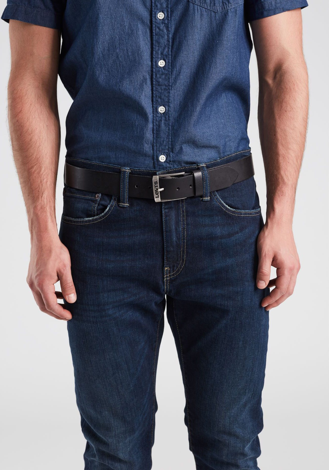 Levi's® Ledergürtel NEW DUNCAN mit Logoprägung auf der Schließe günstig online kaufen