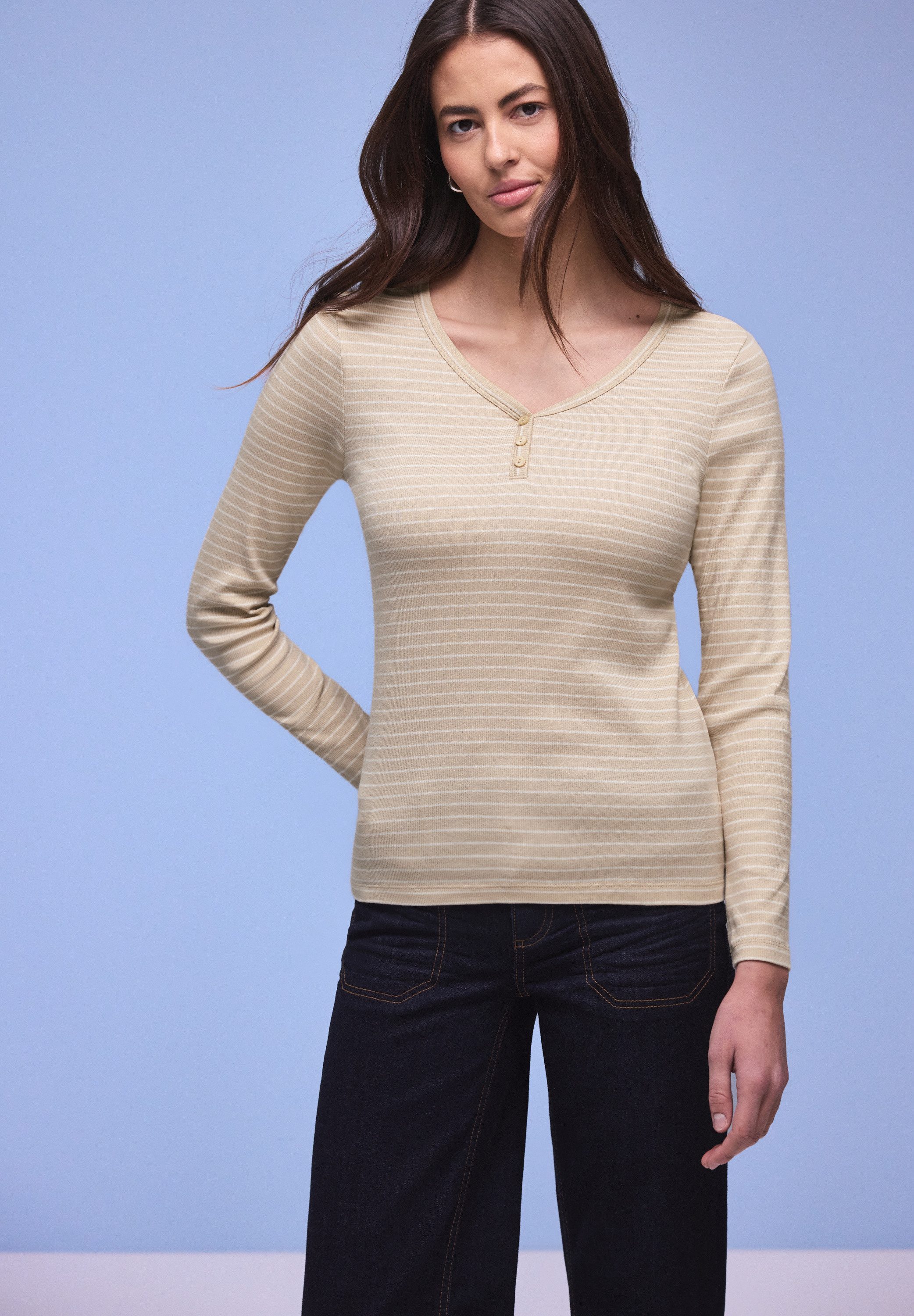 STREET ONE Langarmshirt im Streifen-Design und mit V-Ausschnitt günstig online kaufen