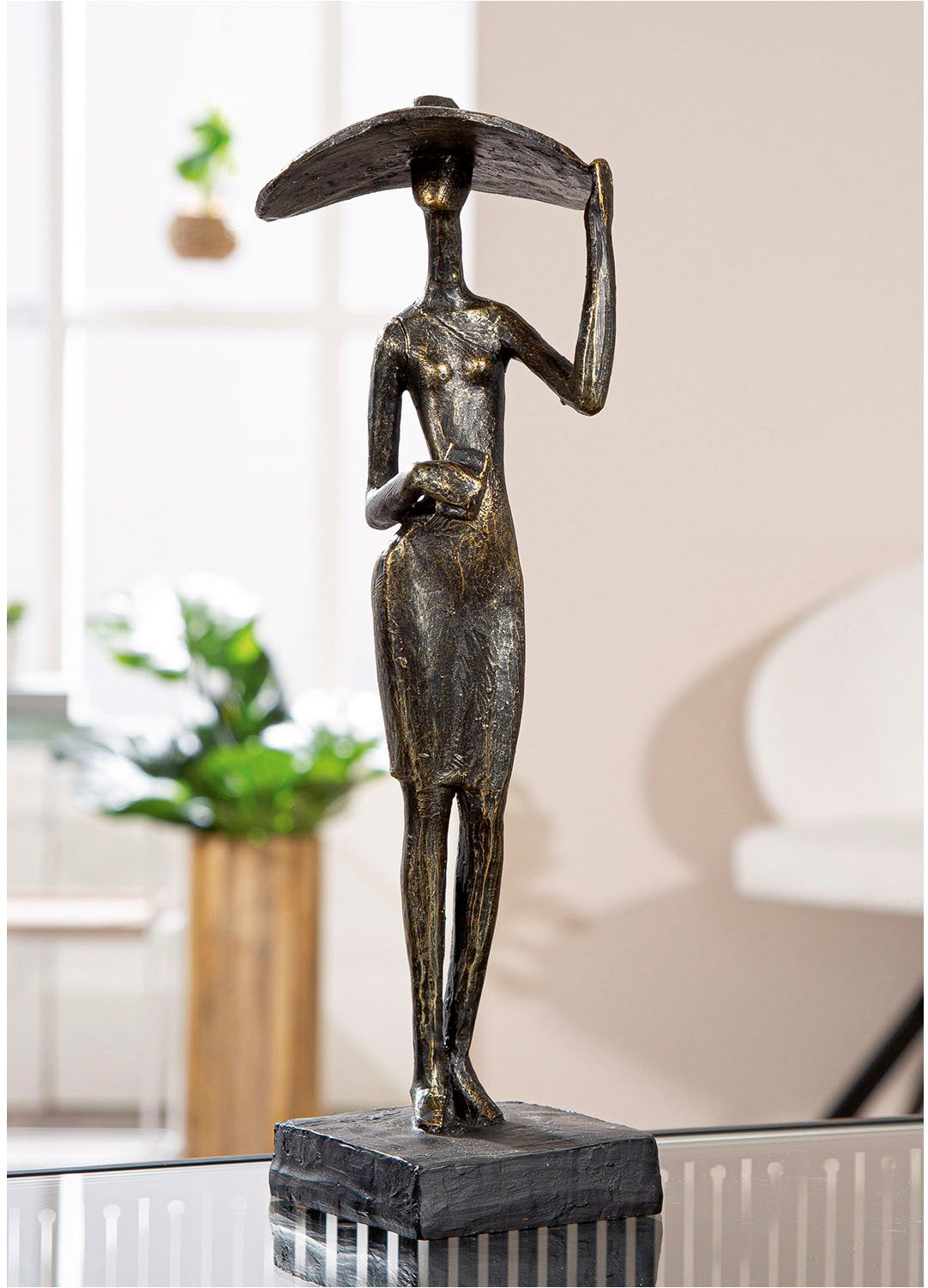Casablanca by Gilde Dekofigur Skulptur Frau Lady mit Hut bronzefarben H. 33 günstig online kaufen